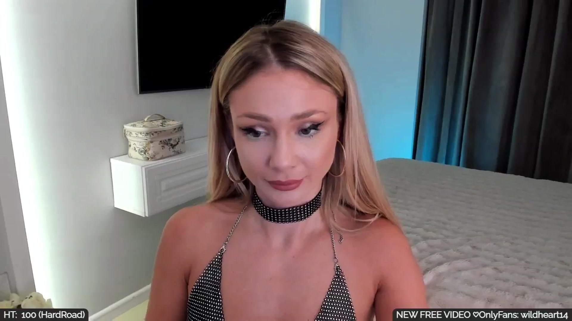 Gallery image thumbnail from Yveline's myfreecams stream on, 08/26/2025, 21:43 image 12 of 20