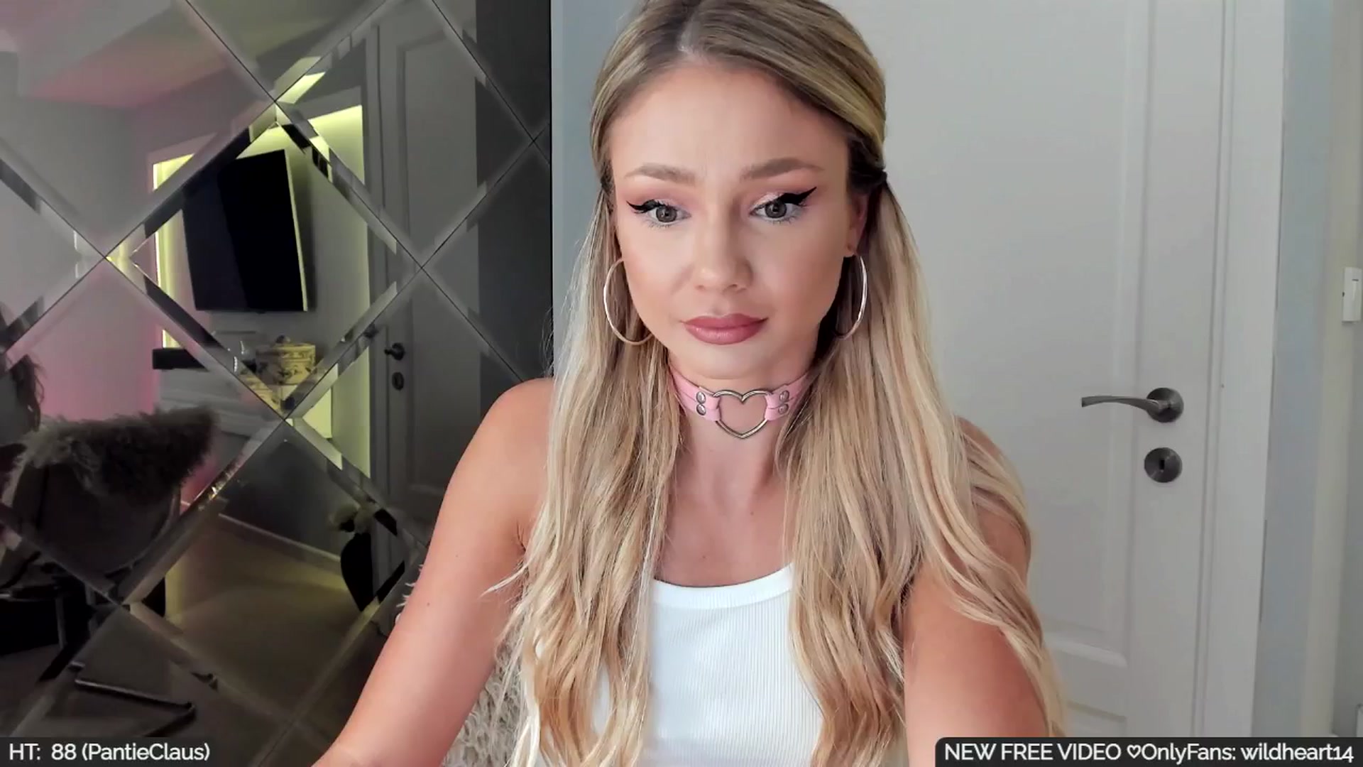 Gallery image thumbnail from Yveline's myfreecams stream on, 08/27/2025, 15:41 image 14 of 20