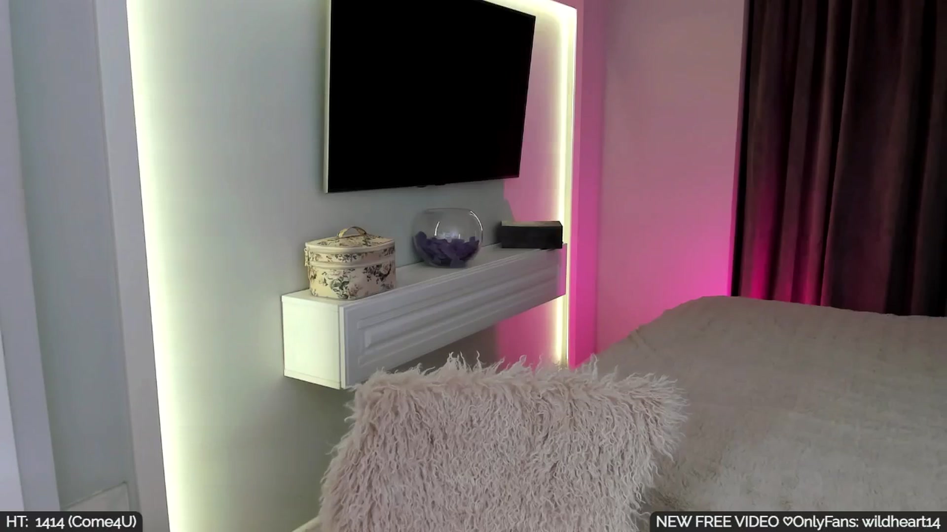 Gallery image thumbnail from Yveline's myfreecams stream on, 08/27/2025, 17:11 image 20 of 20