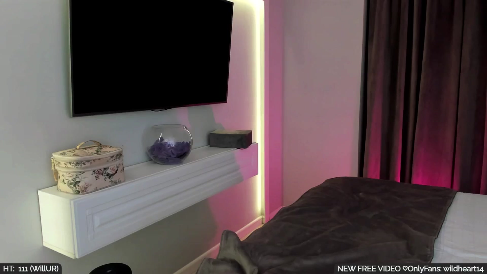 Gallery image thumbnail from Yveline's myfreecams stream on, 08/28/2025, 23:09 image 8 of 20