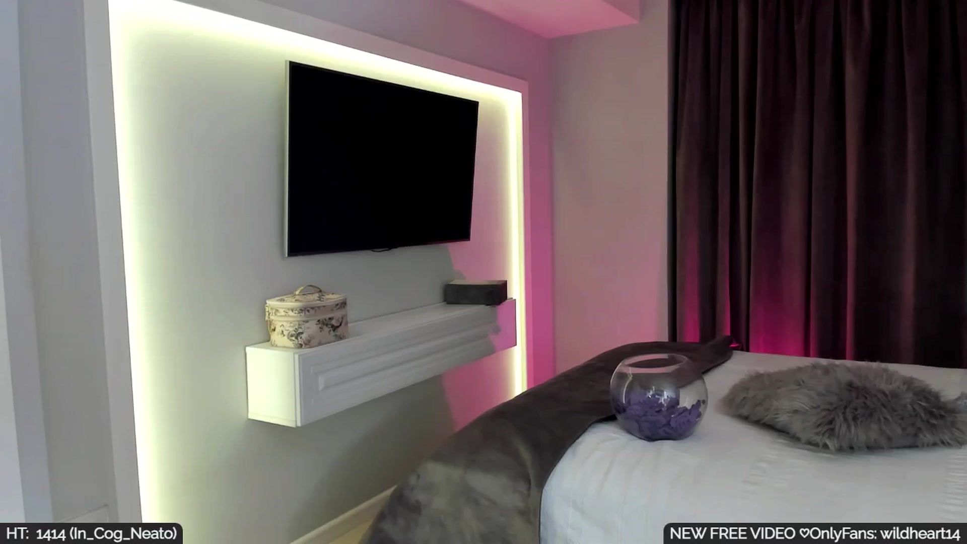 Gallery image thumbnail from Yveline's myfreecams stream on, 08/28/2025, 23:09 image 18 of 20