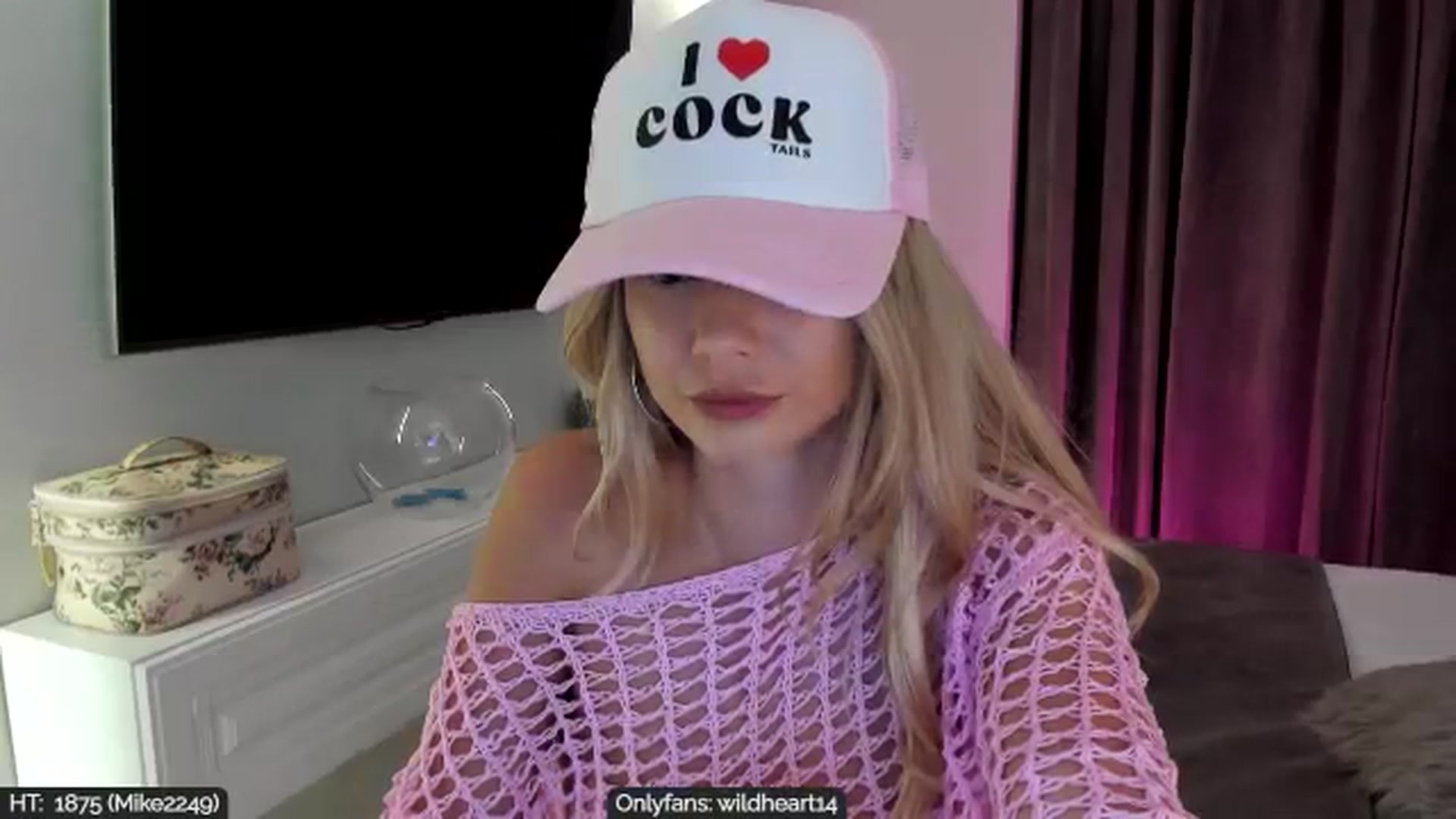 Gallery image thumbnail from Yveline's myfreecams stream on, 09/01/2025, 20:53 image 8 of 20