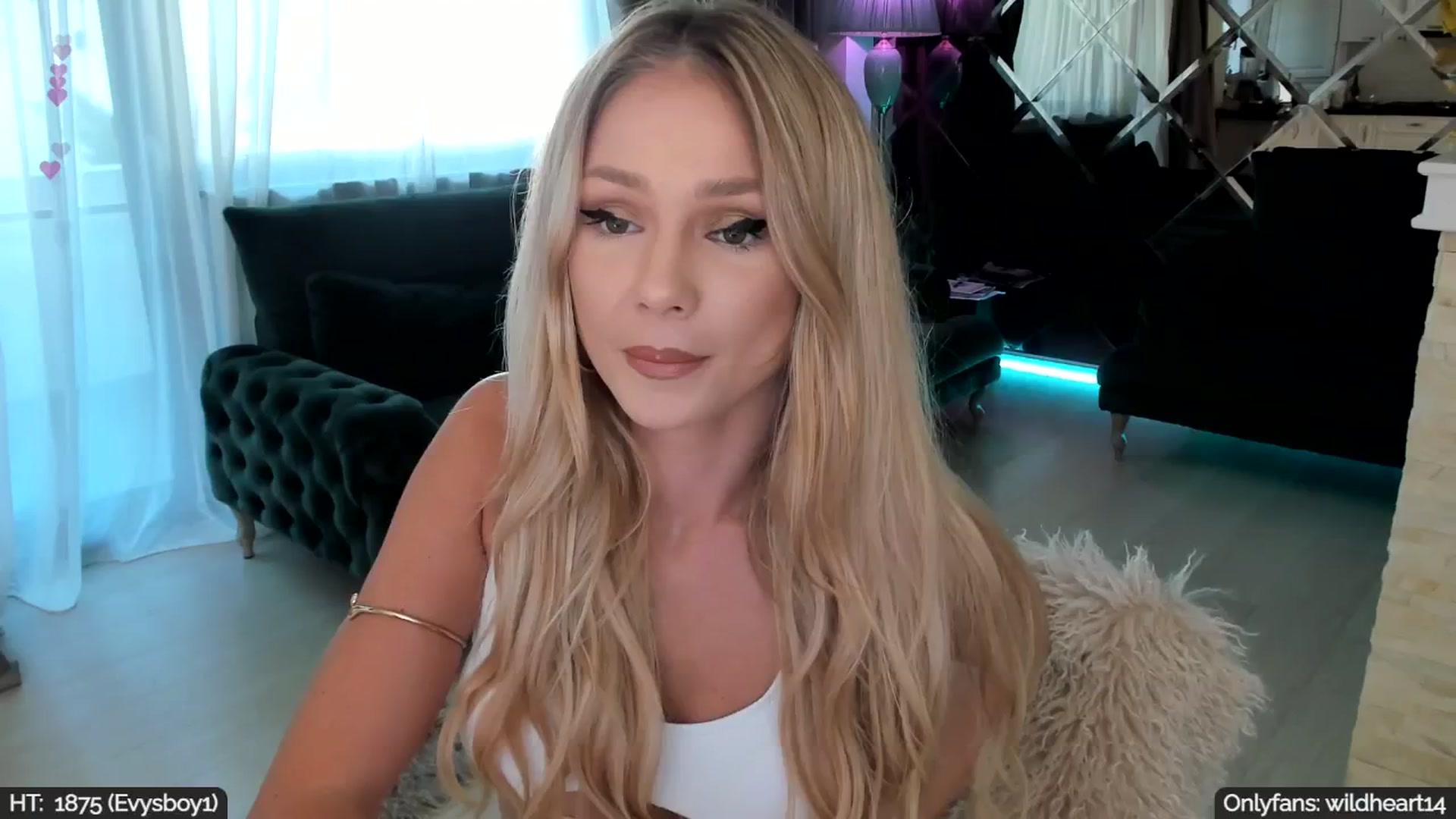 Gallery image thumbnail from Yveline's myfreecams stream on, 09/02/2025, 14:03 image 19 of 20