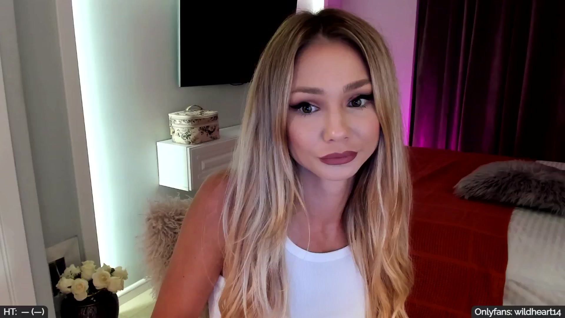 Gallery image thumbnail from Yveline's myfreecams stream on, 09/03/2025, 20:38 image 1 of 20