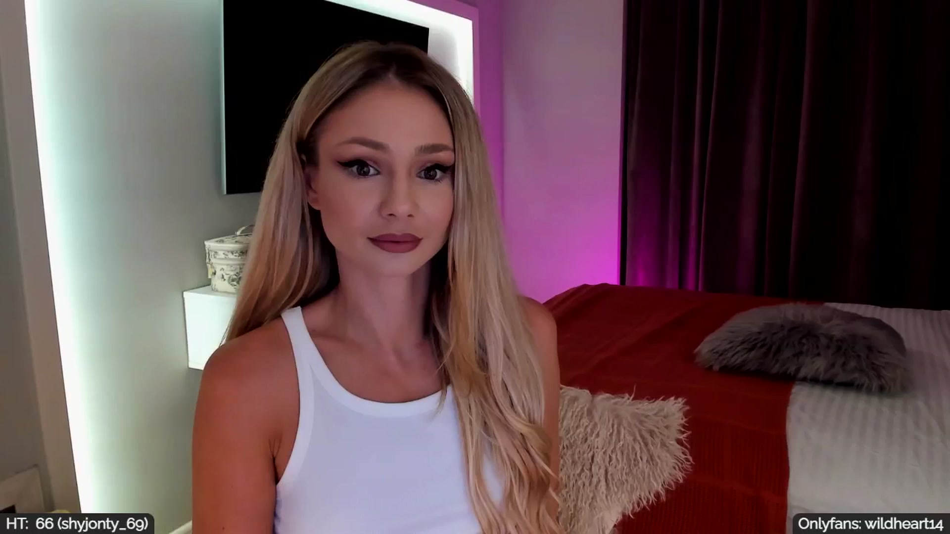 Gallery image thumbnail from Yveline's myfreecams stream on, 09/03/2025, 20:38 image 13 of 20