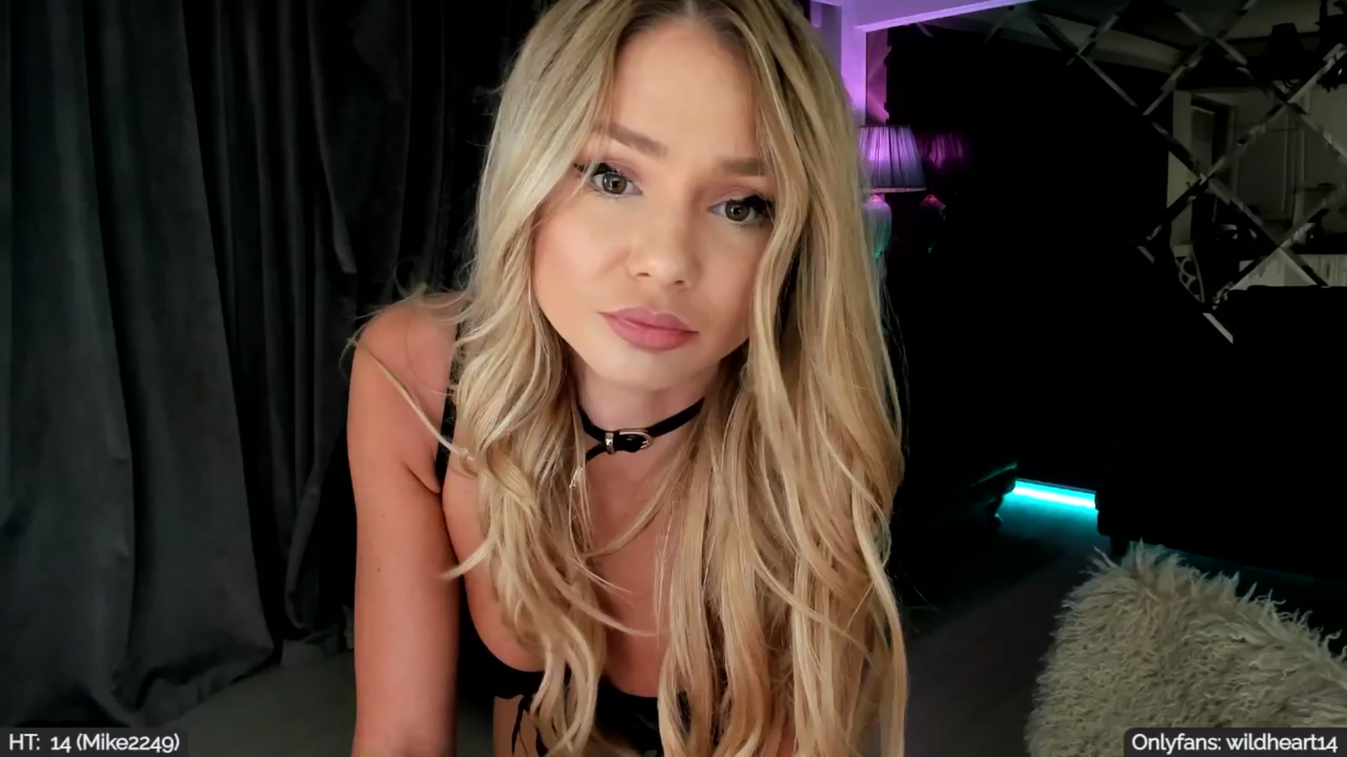 Gallery image thumbnail from Yveline's myfreecams stream on, 09/04/2025, 19:33 image 2 of 20