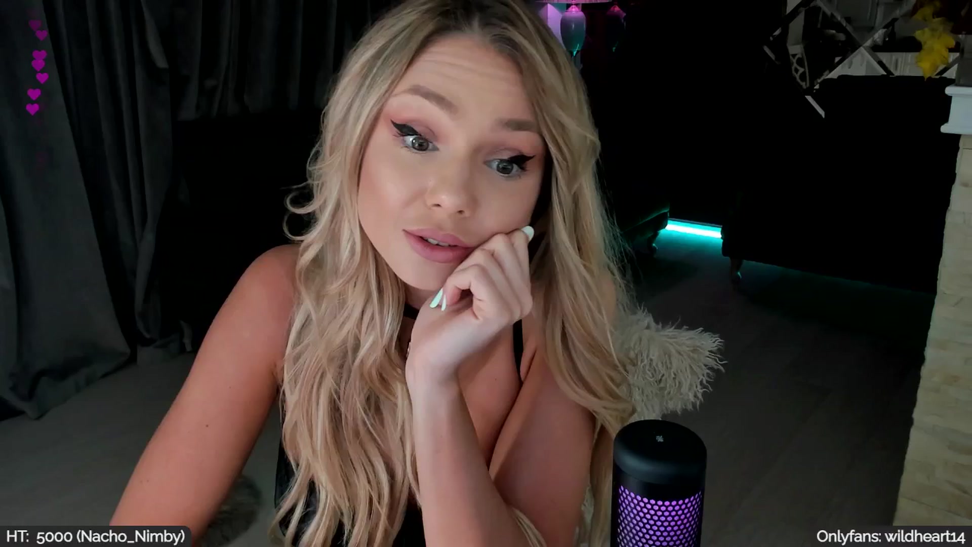 Gallery image thumbnail from Yveline's myfreecams stream on, 09/04/2025, 23:01 image 3 of 20