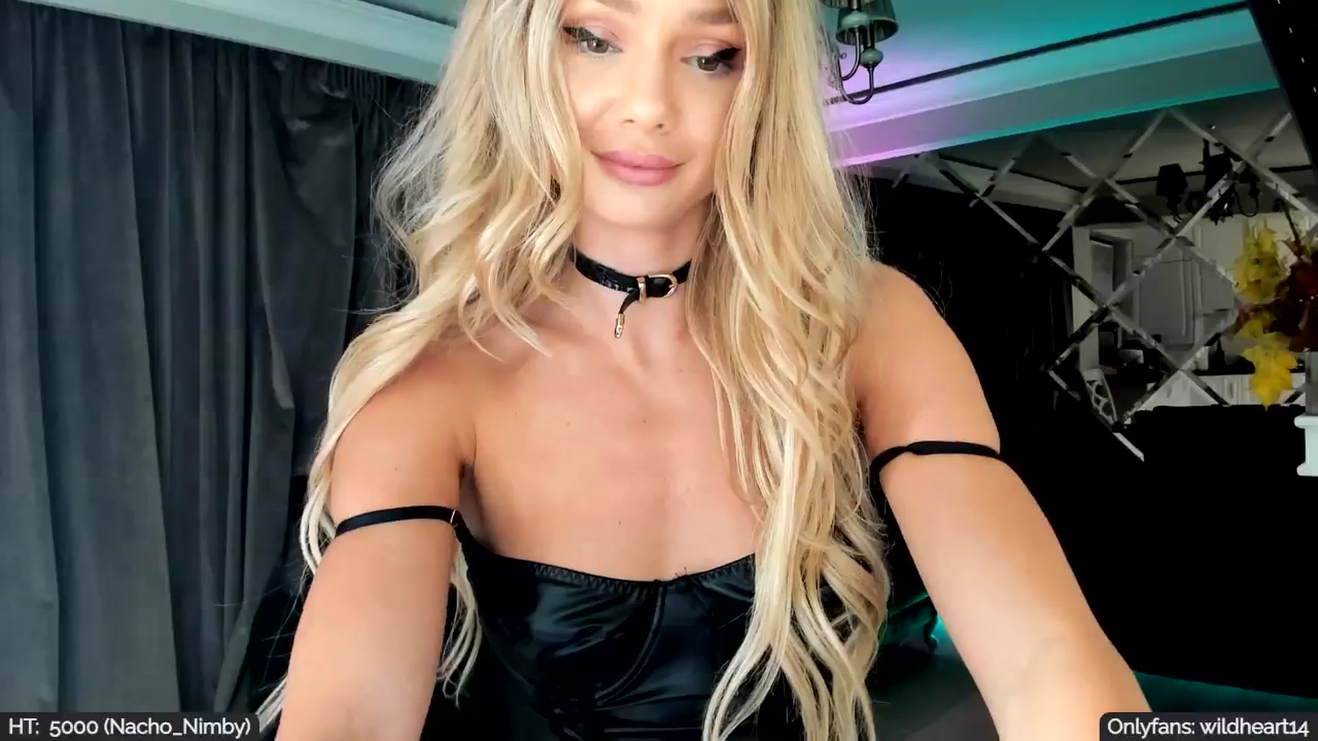 Gallery image thumbnail from Yveline's myfreecams stream on, 09/04/2025, 23:01 image 15 of 20