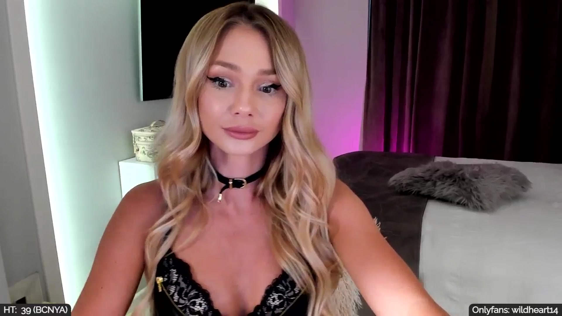 Gallery image thumbnail from Yveline's myfreecams stream on, 09/05/2025, 16:42 image 6 of 20