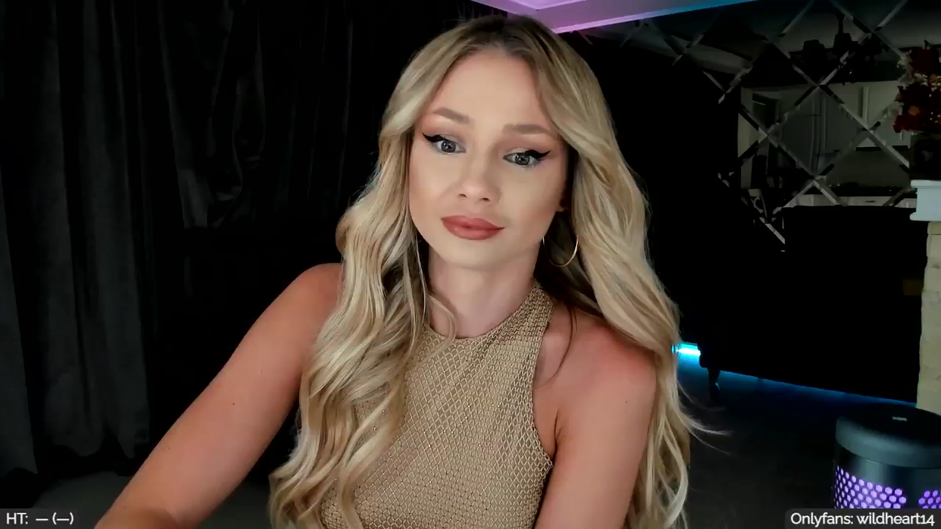 Gallery image thumbnail from Yveline's myfreecams stream on, 09/06/2025, 22:02 image 1 of 20
