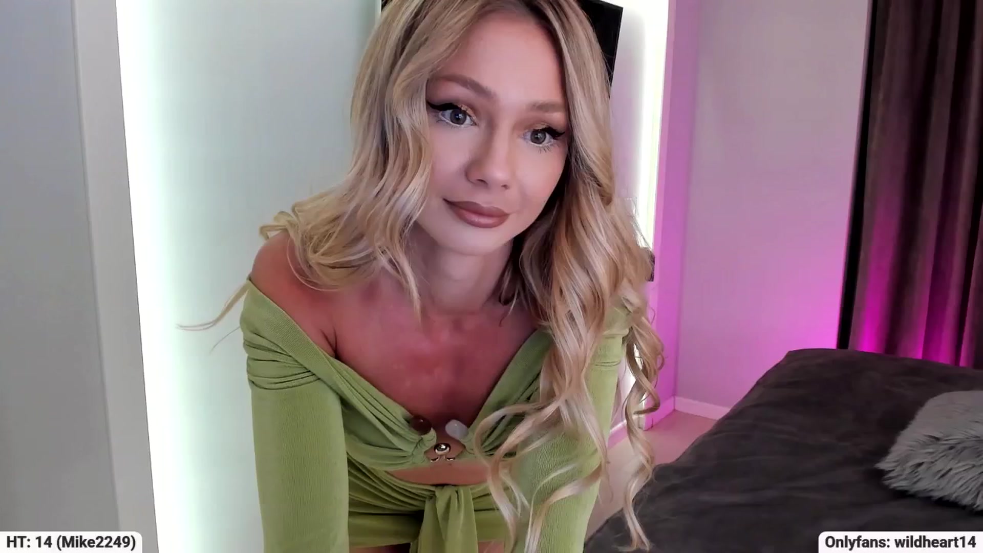 Gallery image thumbnail from Yveline's myfreecams stream on, 09/07/2025, 23:31 image 5 of 20