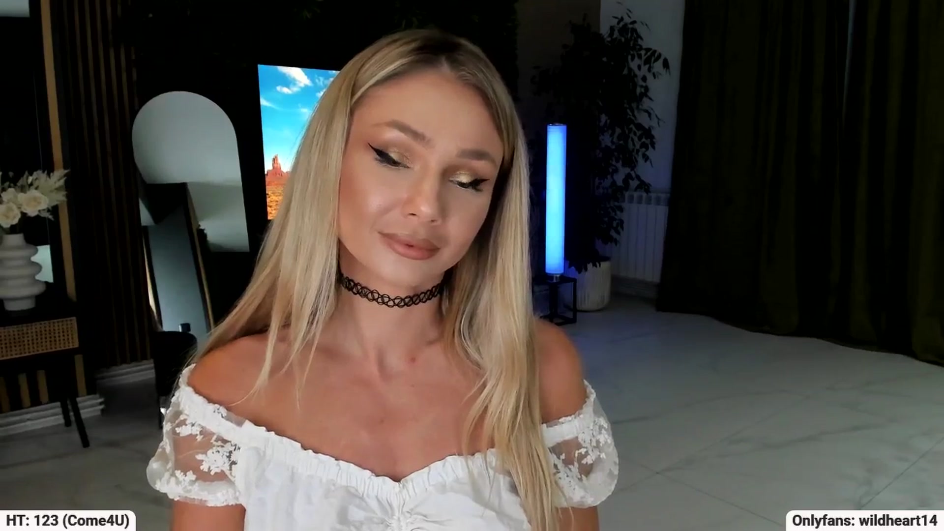 Gallery image thumbnail from Yveline's myfreecams stream on, 09/09/2025, 18:18 image 5 of 20