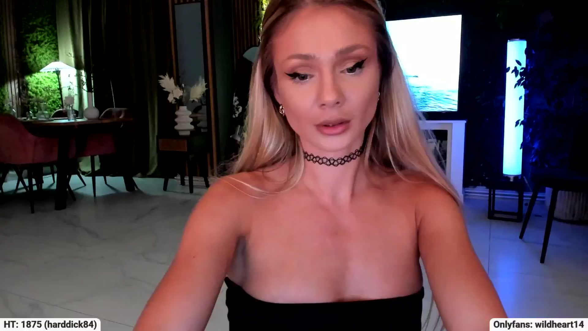 Gallery image thumbnail from Yveline's myfreecams stream on, 09/10/2025, 21:14 image 19 of 20
