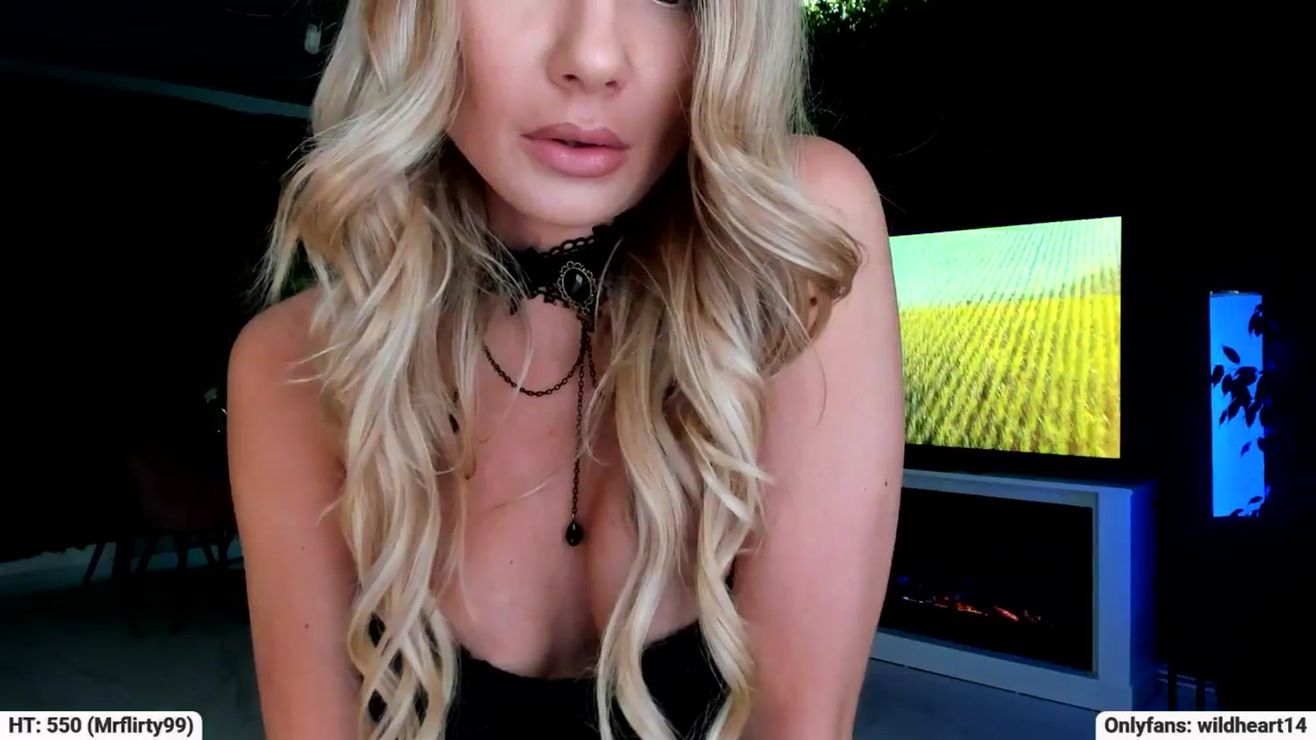 Gallery image thumbnail from Yveline's myfreecams stream on, 09/12/2025, 14:24 image 20 of 20
