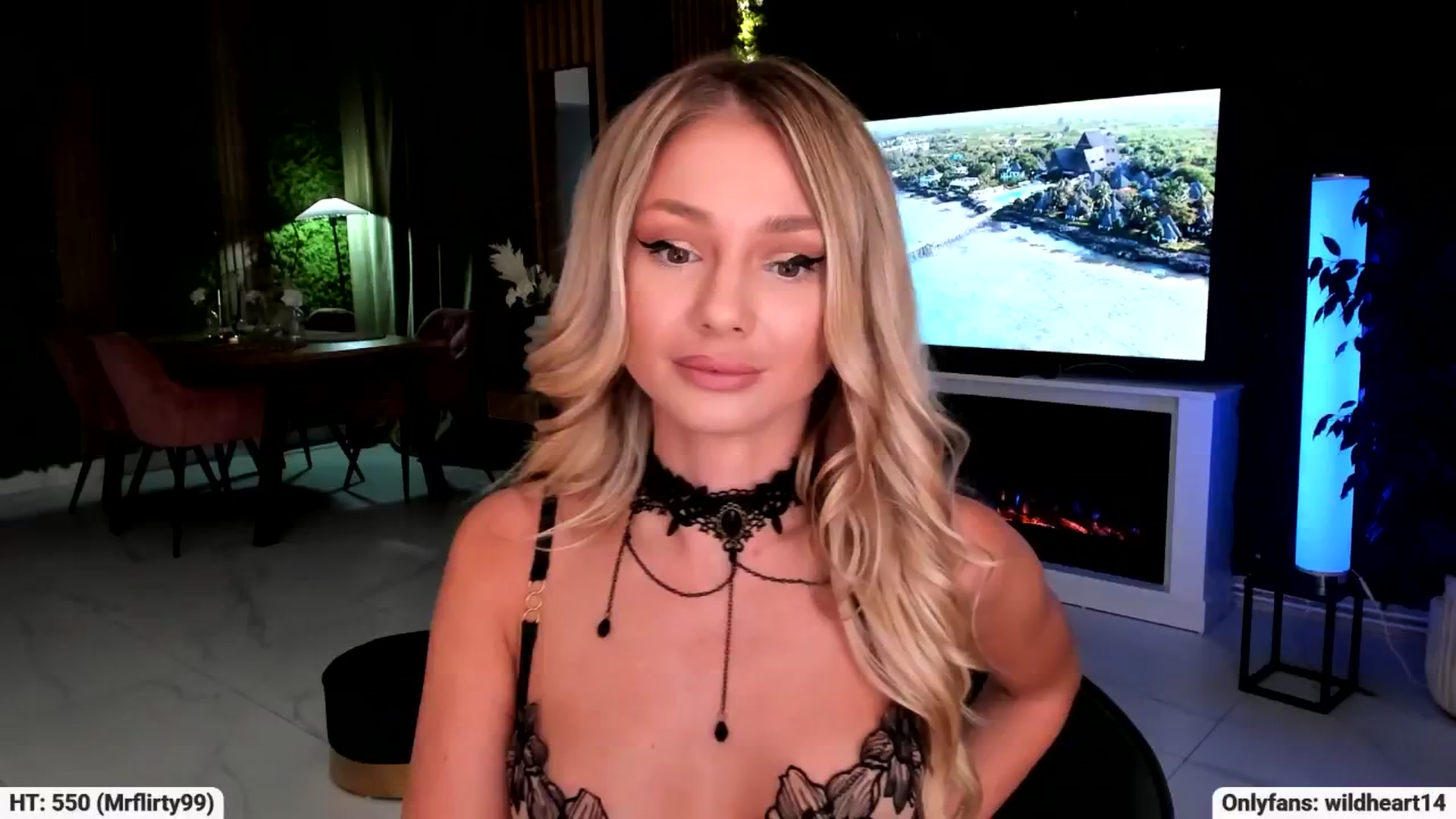 Gallery image thumbnail from Yveline's myfreecams stream on, 09/12/2025, 15:57 image 17 of 20