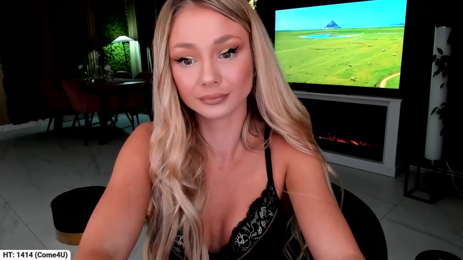 Gallery image thumbnail from Yveline's myfreecams stream on, 09/15/2025, 16:51 image 15 of 20