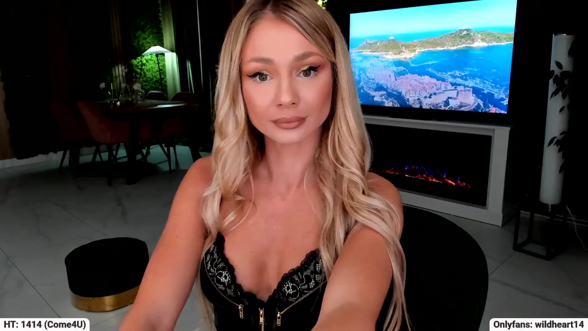 Gallery image thumbnail from Yveline's myfreecams stream on, 09/15/2025, 16:51 image 9 of 20