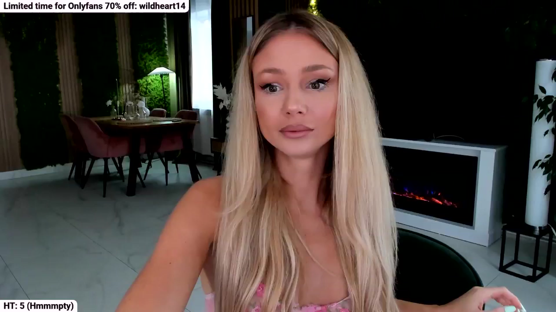 Gallery image thumbnail from Yveline's myfreecams stream on, 09/17/2025, 10:08 image 1 of 20