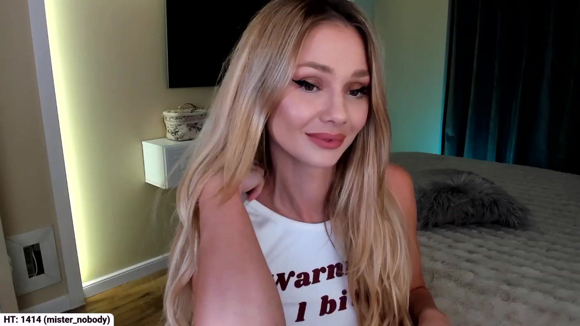 Gallery image thumbnail from Yveline's myfreecams stream on, 09/21/2025, 23:28 image 12 of 20