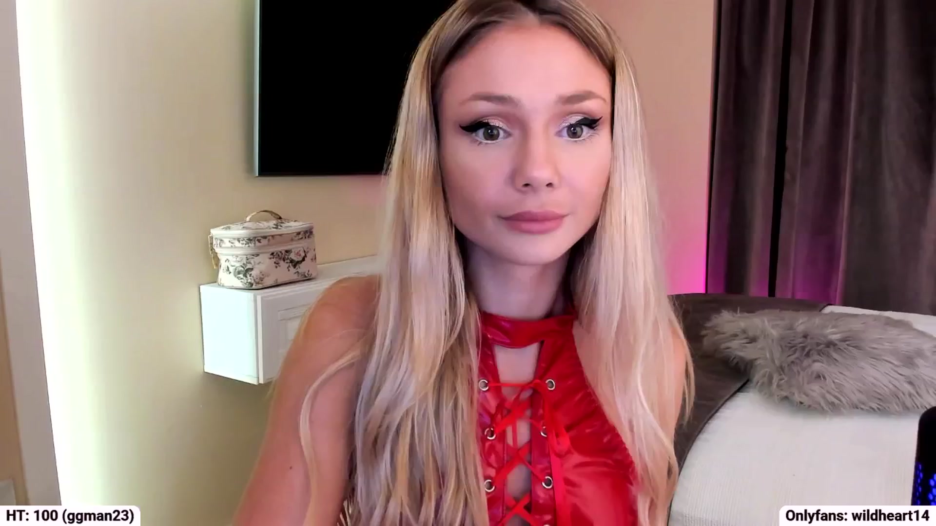 Gallery image thumbnail from Yveline's myfreecams stream on, 09/23/2025, 19:38 image 19 of 20