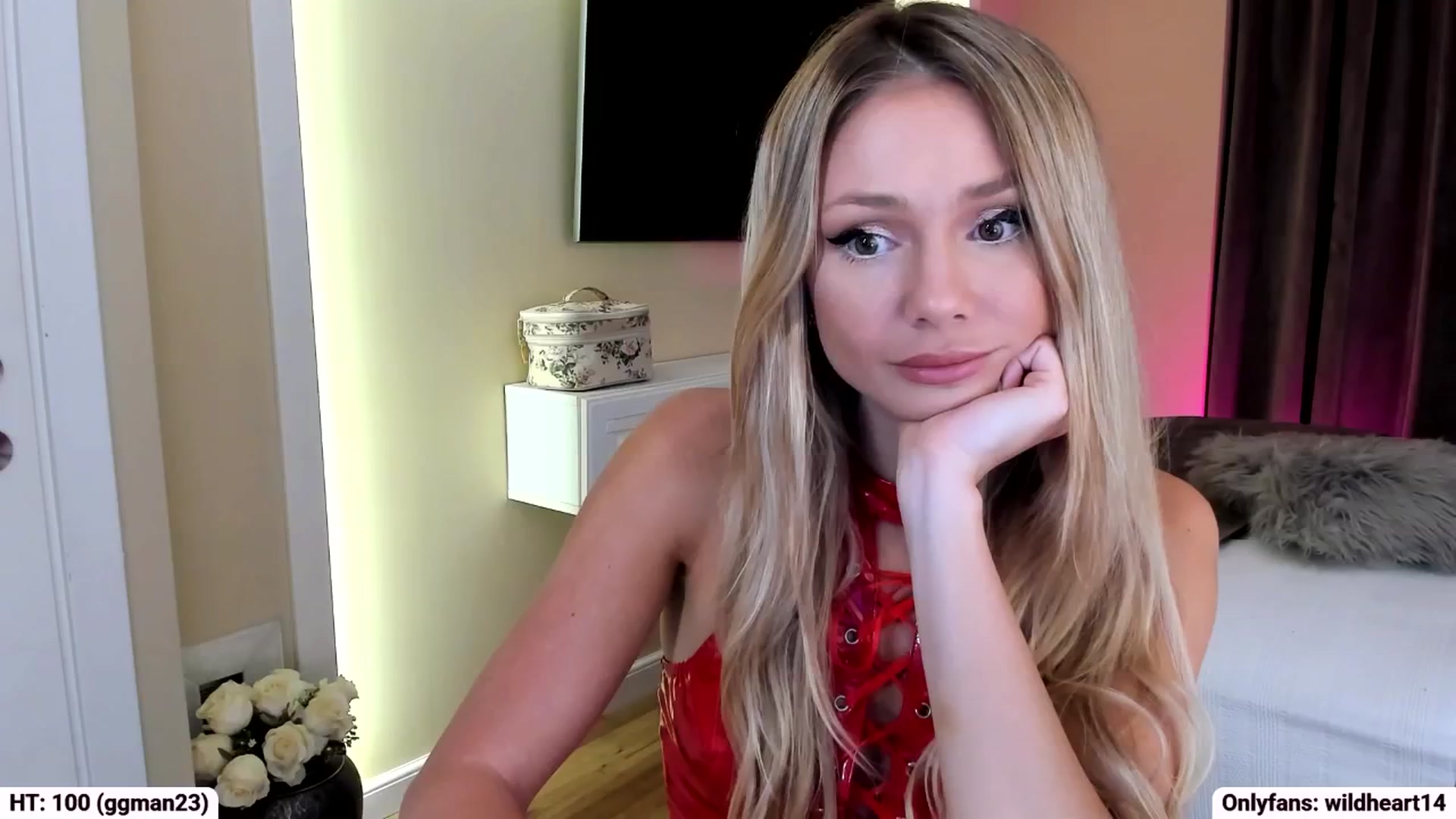 Gallery image thumbnail from Yveline's myfreecams stream on, 09/23/2025, 19:38 image 7 of 20
