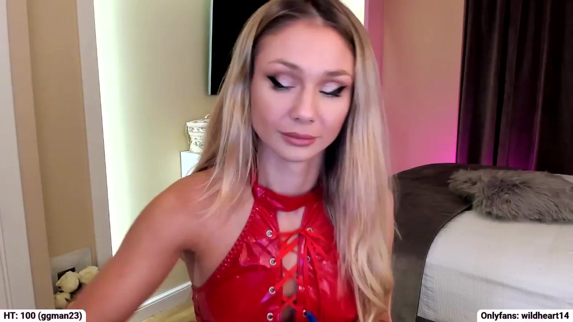 Gallery image thumbnail from Yveline's myfreecams stream on, 09/23/2025, 19:38 image 12 of 20