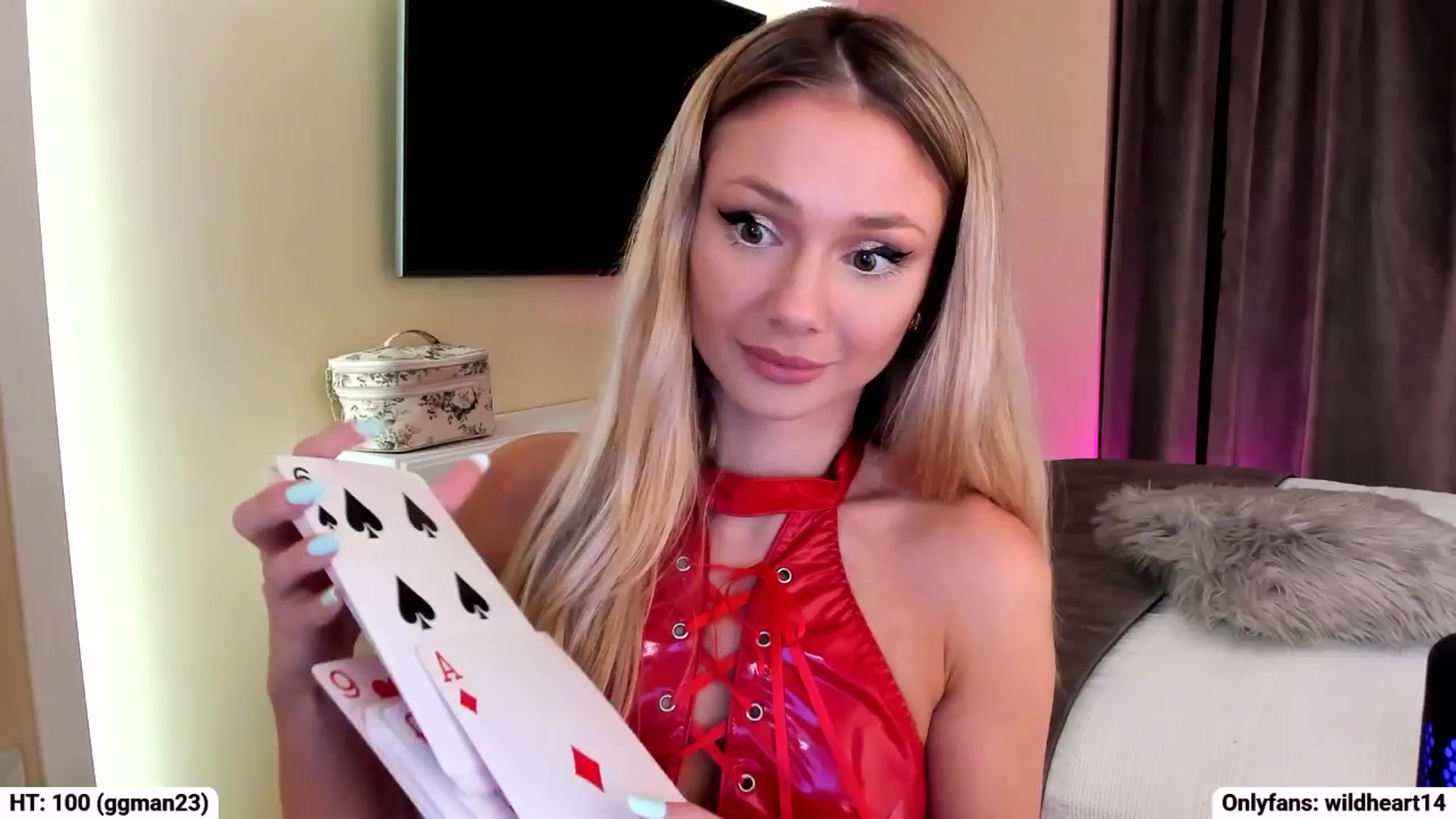 Gallery image thumbnail from Yveline's myfreecams stream on, 09/23/2025, 19:38 image 17 of 20