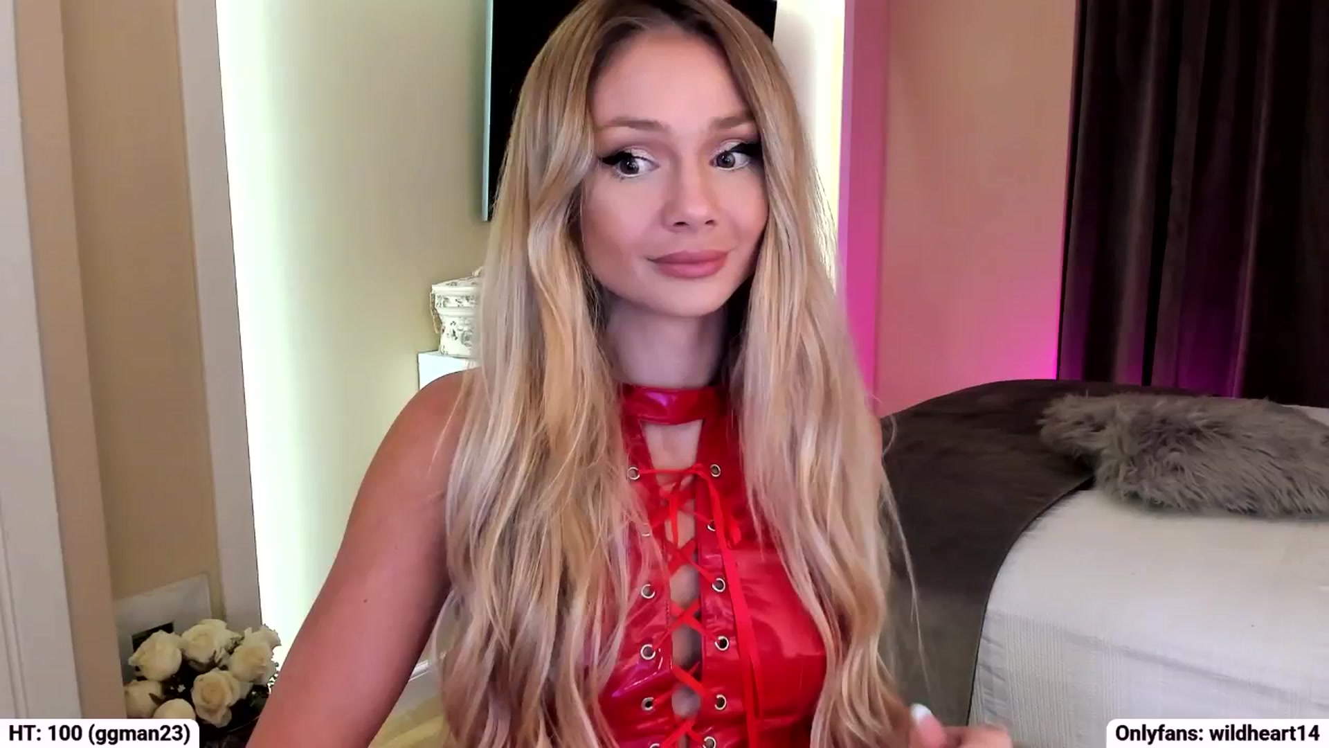 Gallery image thumbnail from Yveline's myfreecams stream on, 09/23/2025, 19:38 image 10 of 20