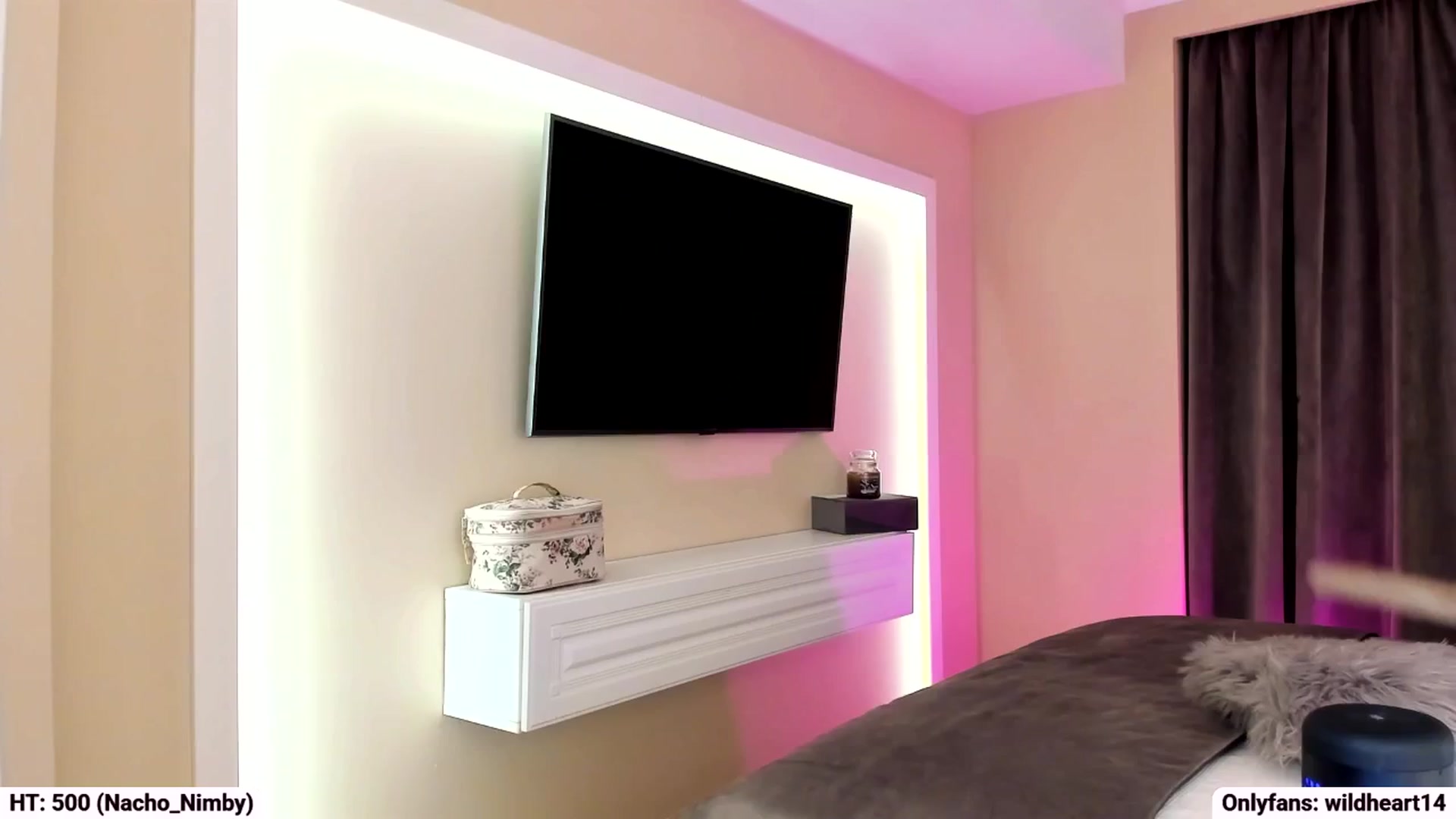 Gallery image thumbnail from Yveline's myfreecams stream on, 09/23/2025, 22:35 image 2 of 20