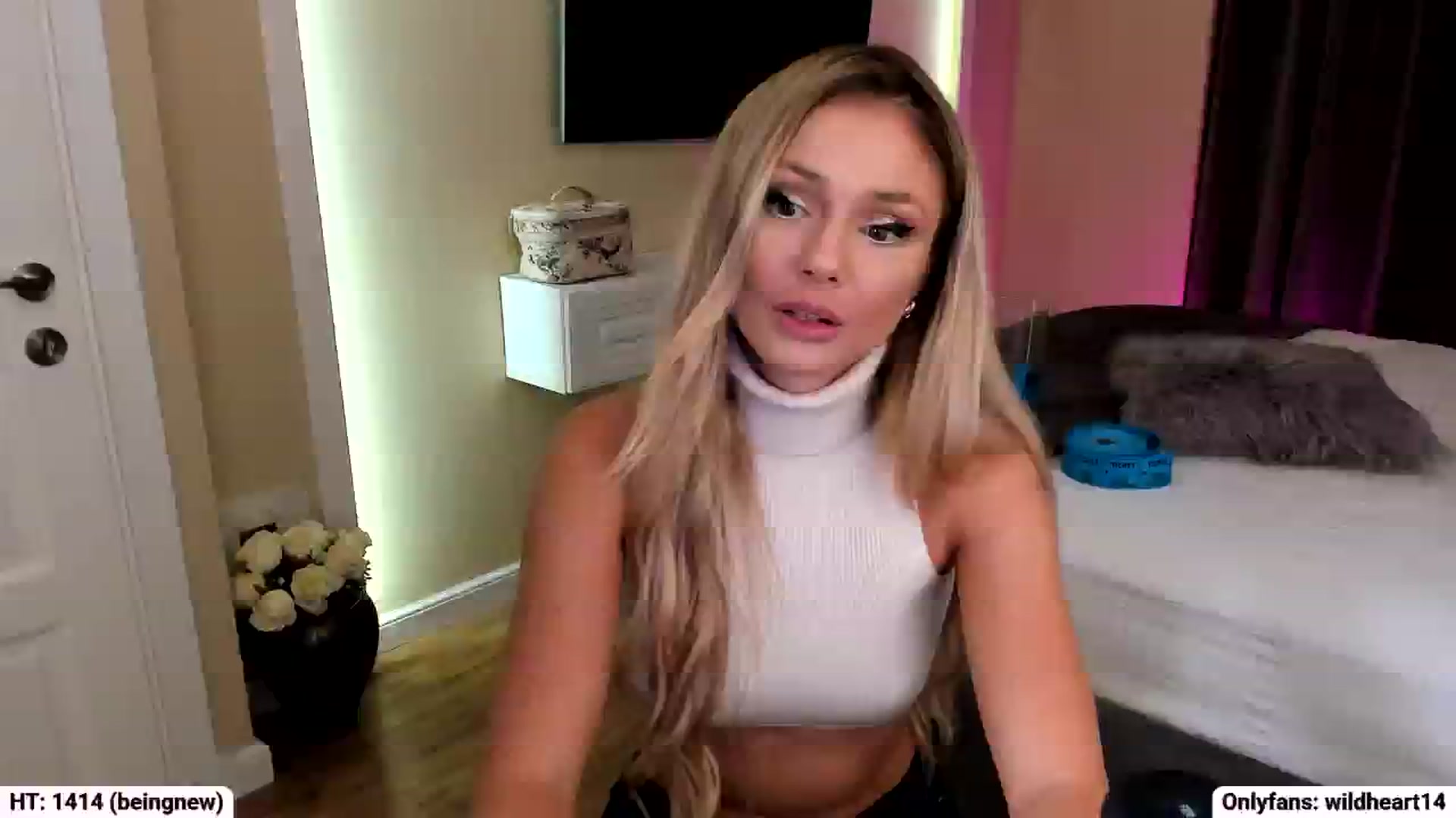 Gallery image thumbnail from Yveline's myfreecams stream on, 09/23/2025, 22:35 image 9 of 20