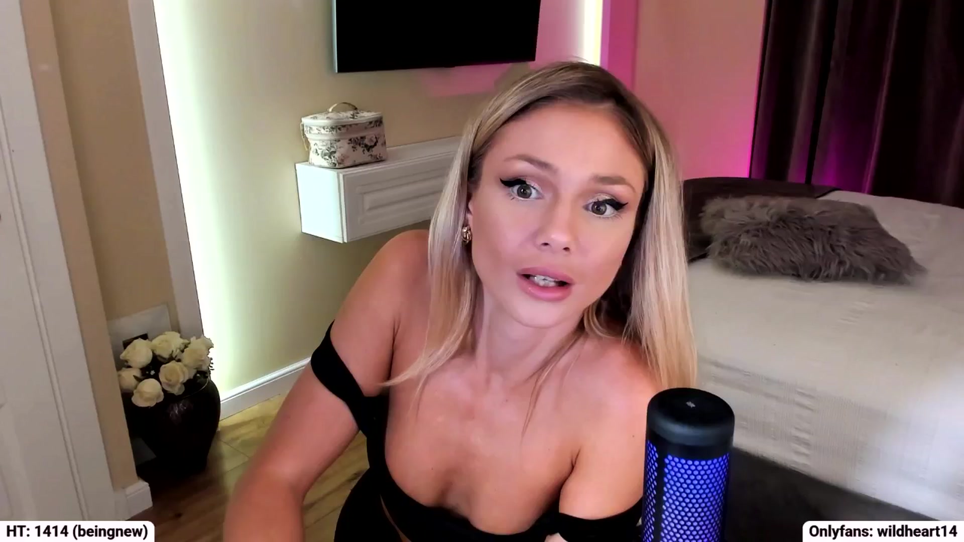 Gallery image thumbnail from Yveline's myfreecams stream on, 09/23/2025, 22:35 image 15 of 20
