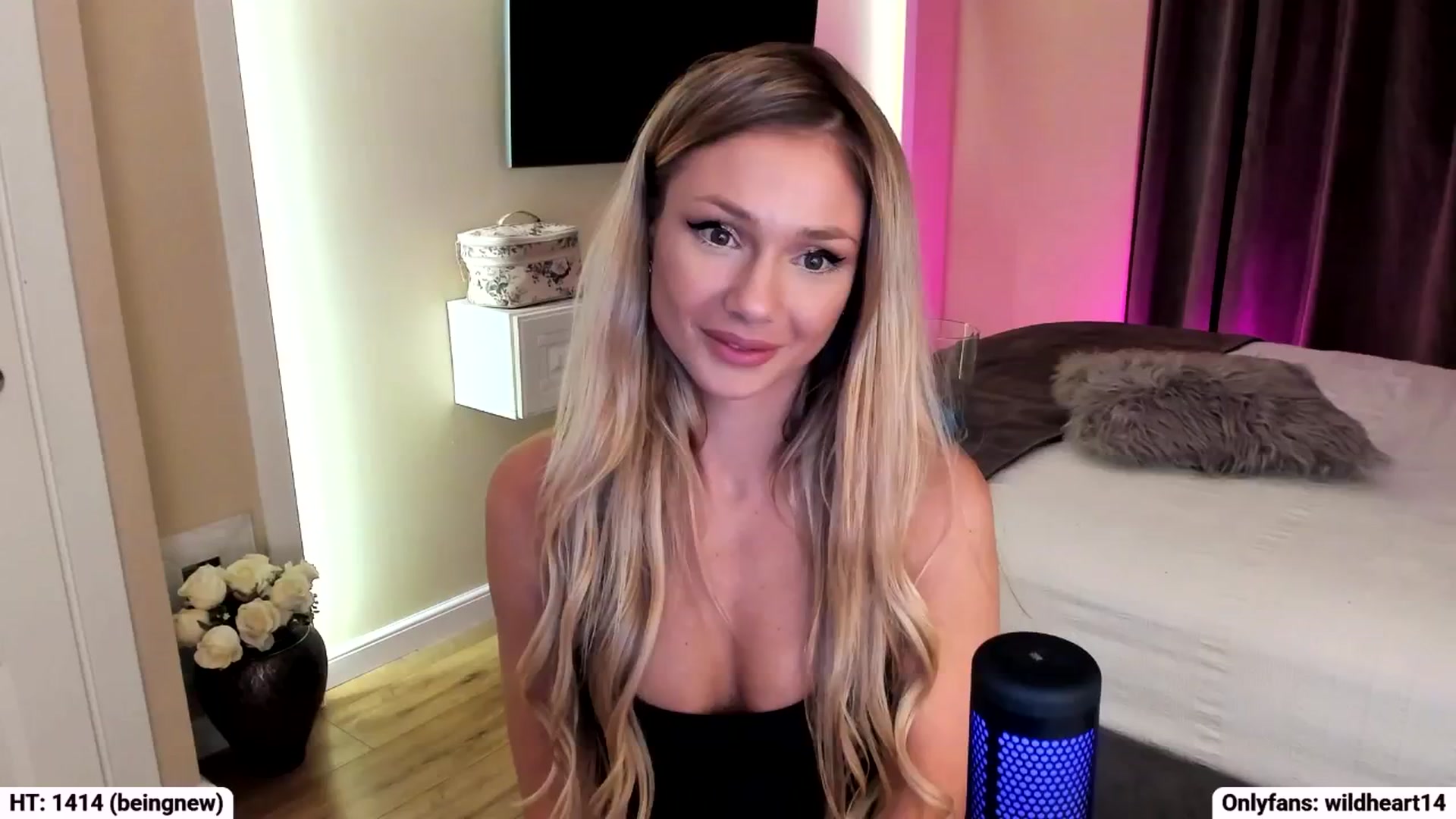 Gallery image thumbnail from Yveline's myfreecams stream on, 09/23/2025, 22:35 image 18 of 20