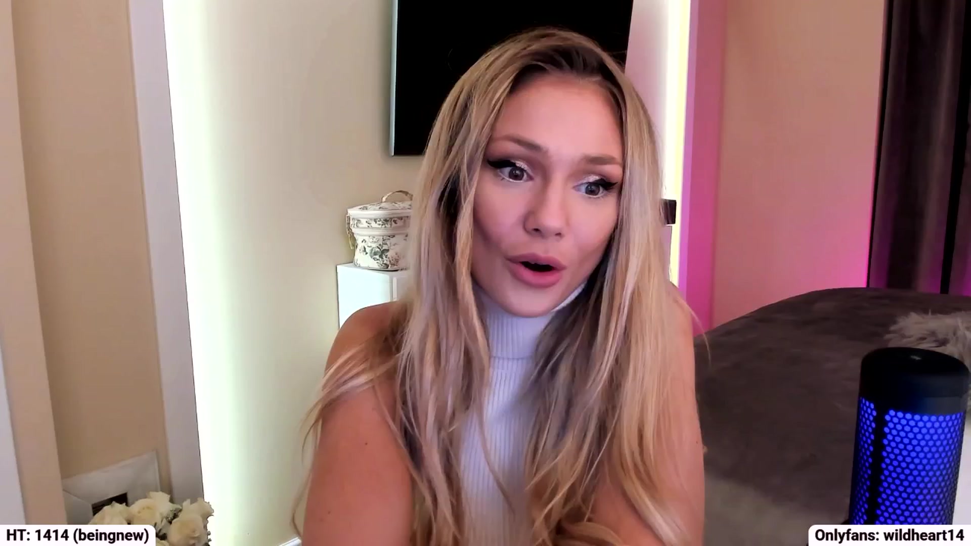 Gallery image thumbnail from Yveline's myfreecams stream on, 09/23/2025, 22:35 image 6 of 20