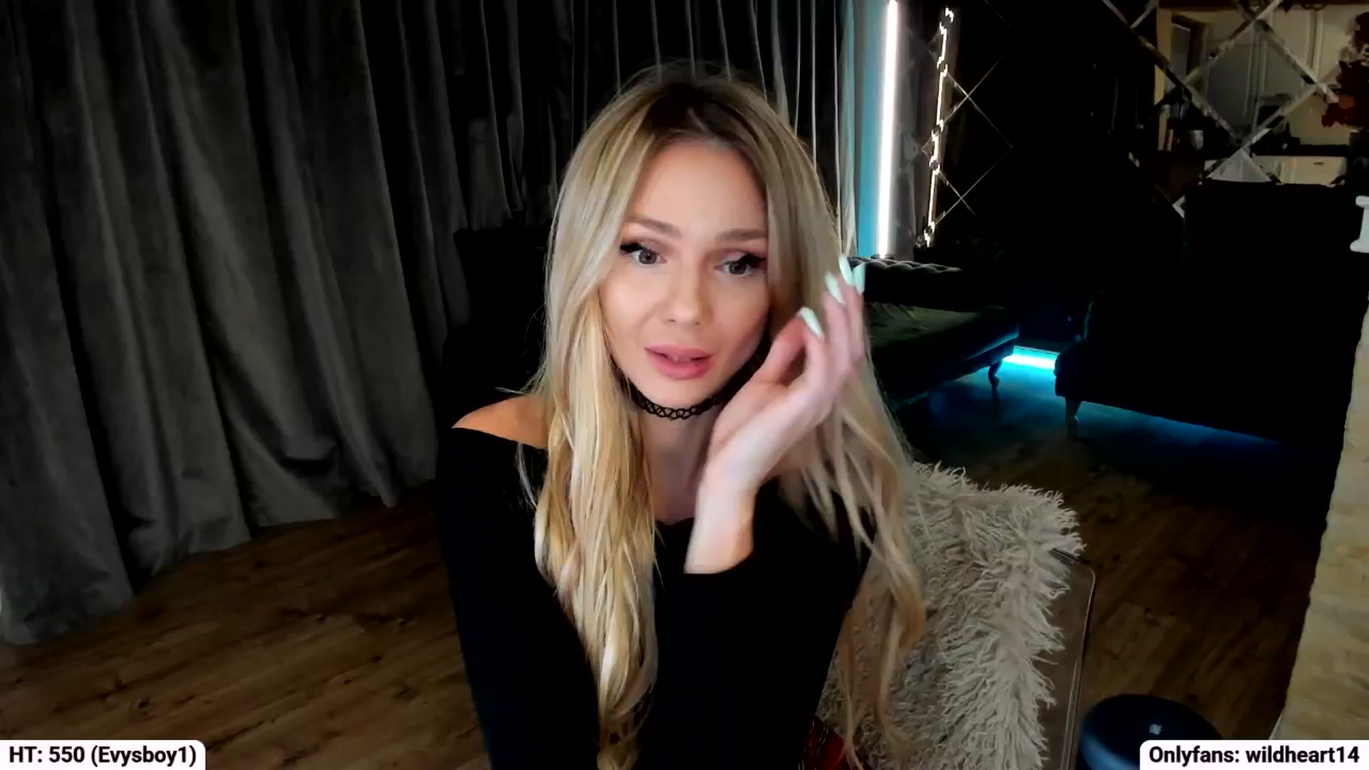 Gallery image thumbnail from Yveline's myfreecams stream on, 09/25/2025, 24:34 image 13 of 20