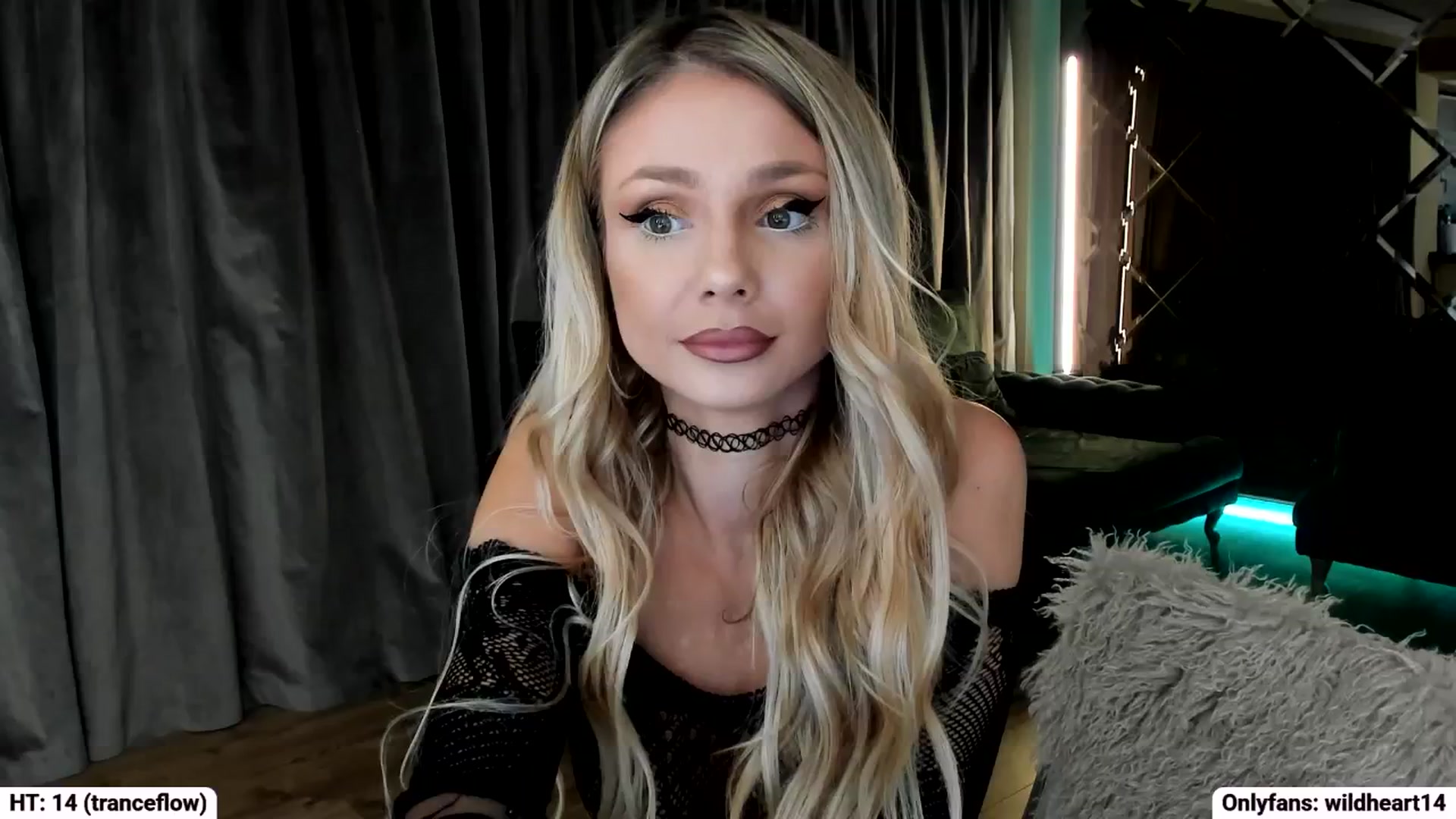 Gallery image thumbnail from Yveline's myfreecams stream on, 09/25/2025, 17:25 image 9 of 20
