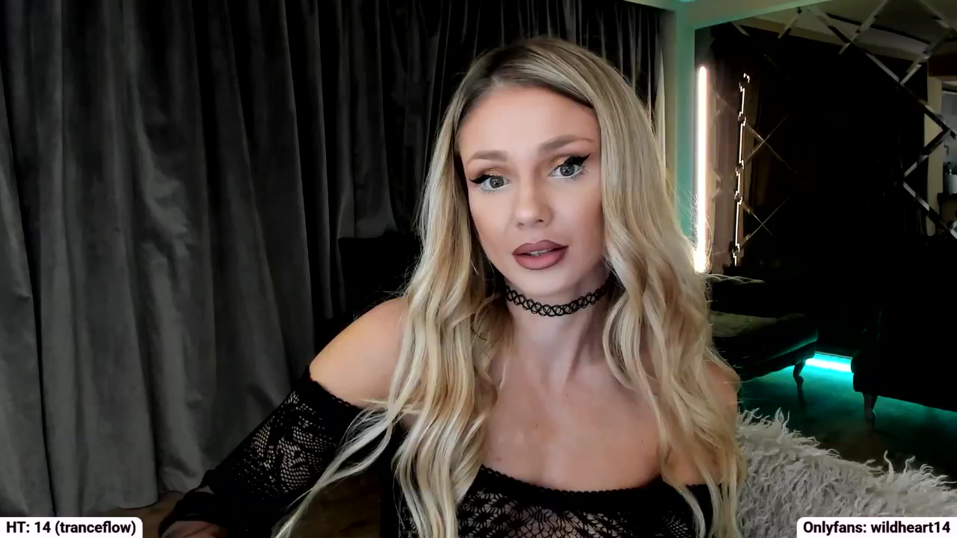 Gallery image thumbnail from Yveline's myfreecams stream on, 09/25/2025, 17:25 image 3 of 20