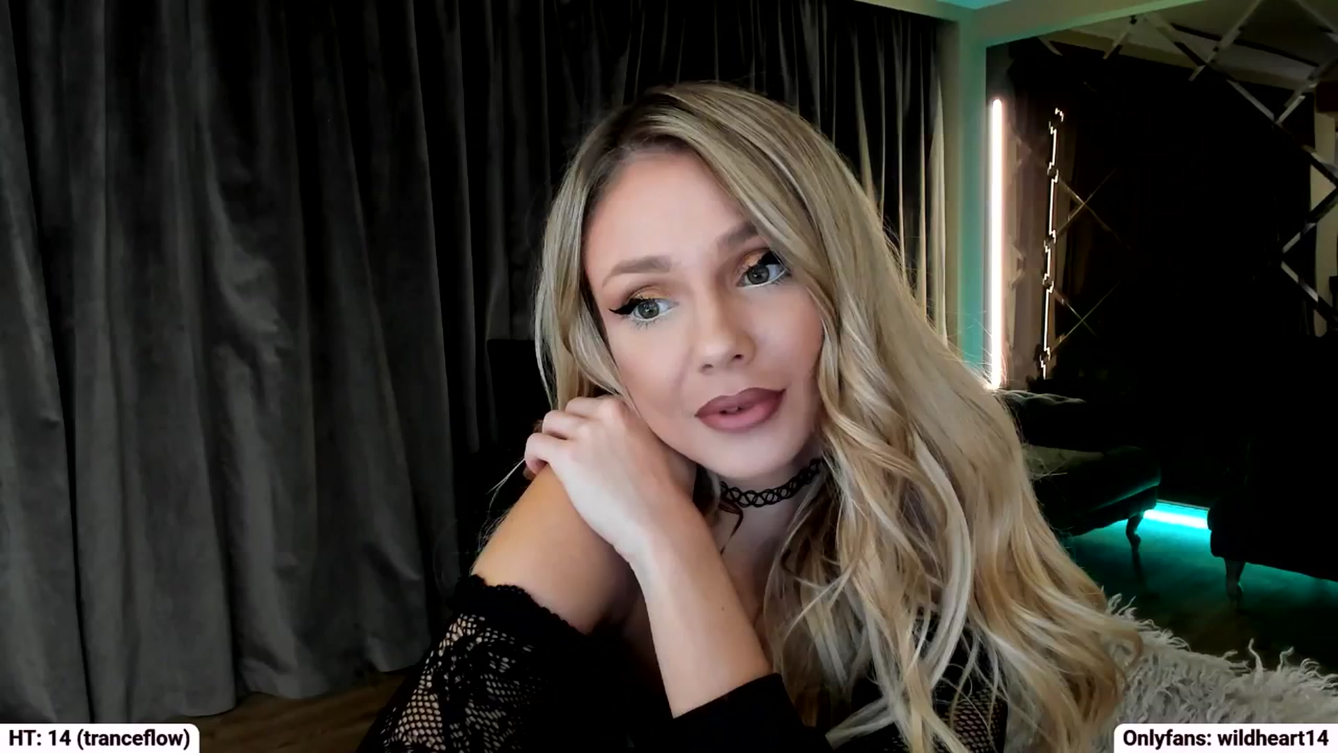 Gallery image thumbnail from Yveline's myfreecams stream on, 09/25/2025, 17:25 image 6 of 20