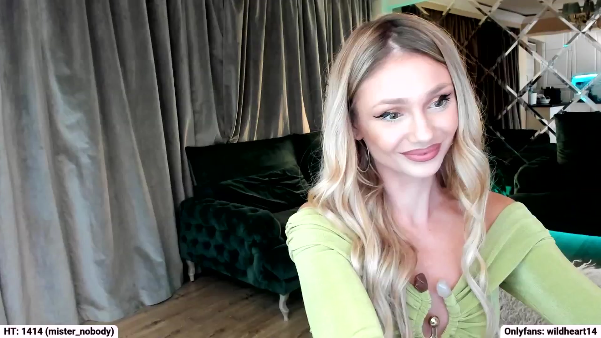 Gallery image thumbnail from Yveline's myfreecams stream on, 09/25/2025, 22:07 image 9 of 20