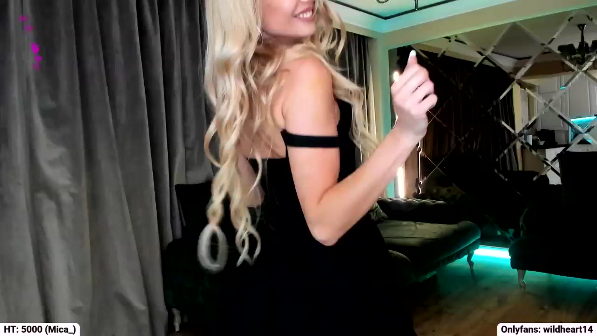 Gallery image thumbnail from Yveline's myfreecams stream on, 09/25/2025, 22:19 image 1 of 20