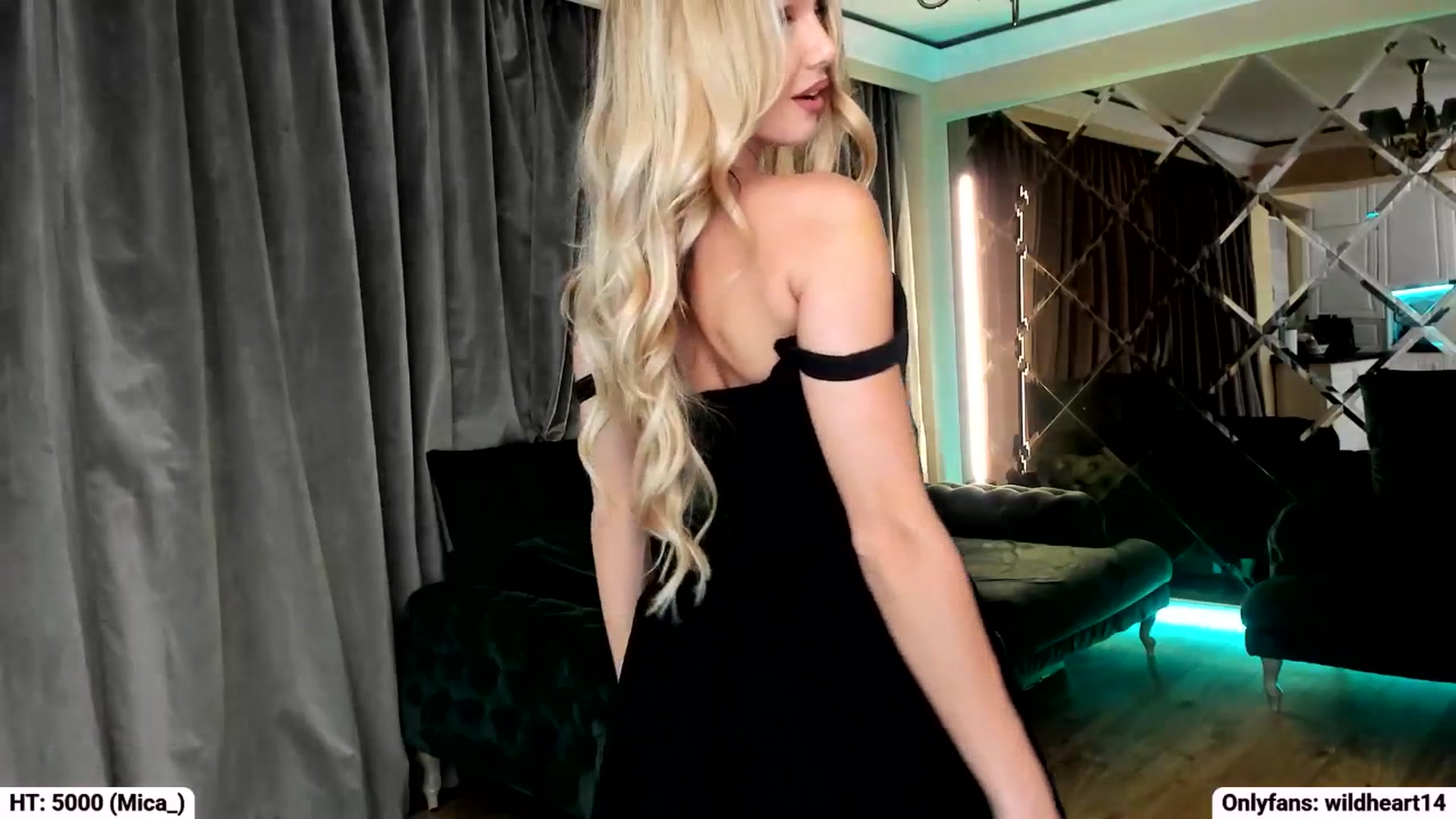 Gallery image thumbnail from Yveline's myfreecams stream on, 09/25/2025, 22:19 image 15 of 20