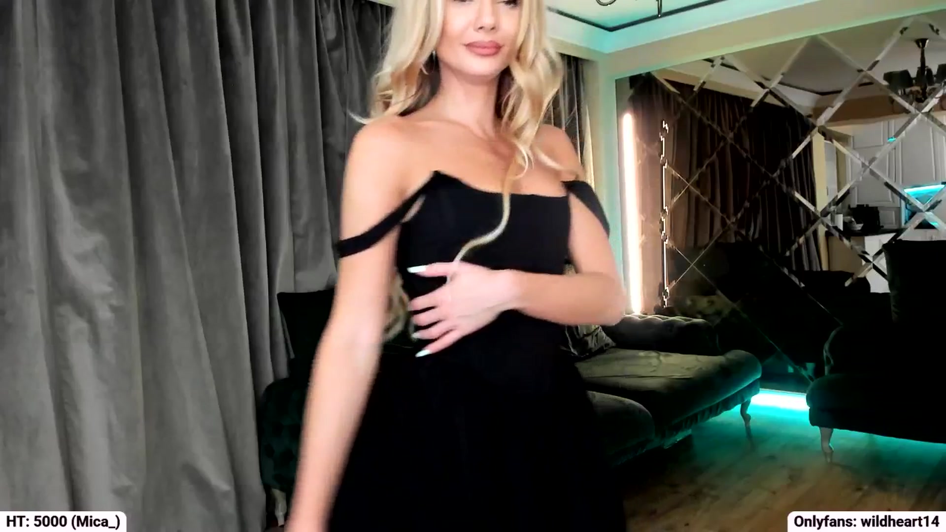 Gallery image thumbnail from Yveline's myfreecams stream on, 09/25/2025, 22:19 image 16 of 20