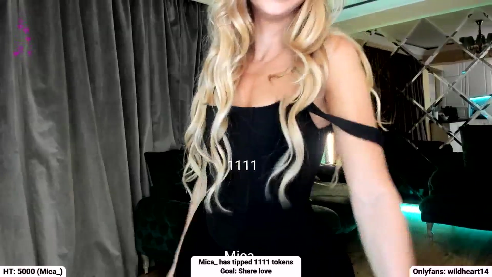 Gallery image thumbnail from Yveline's myfreecams stream on, 09/25/2025, 22:19 image 17 of 20