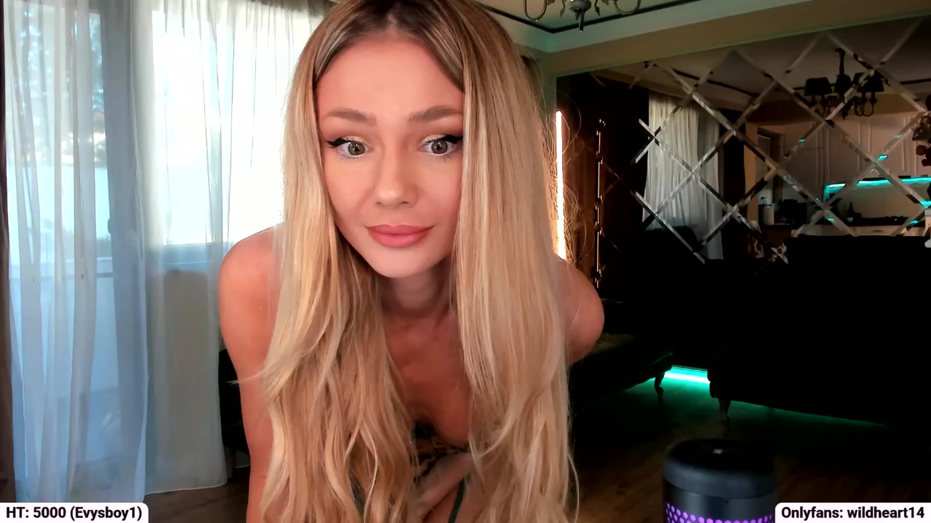 Gallery image thumbnail from Yveline's myfreecams stream on, 09/27/2025, 15:42 image 12 of 20