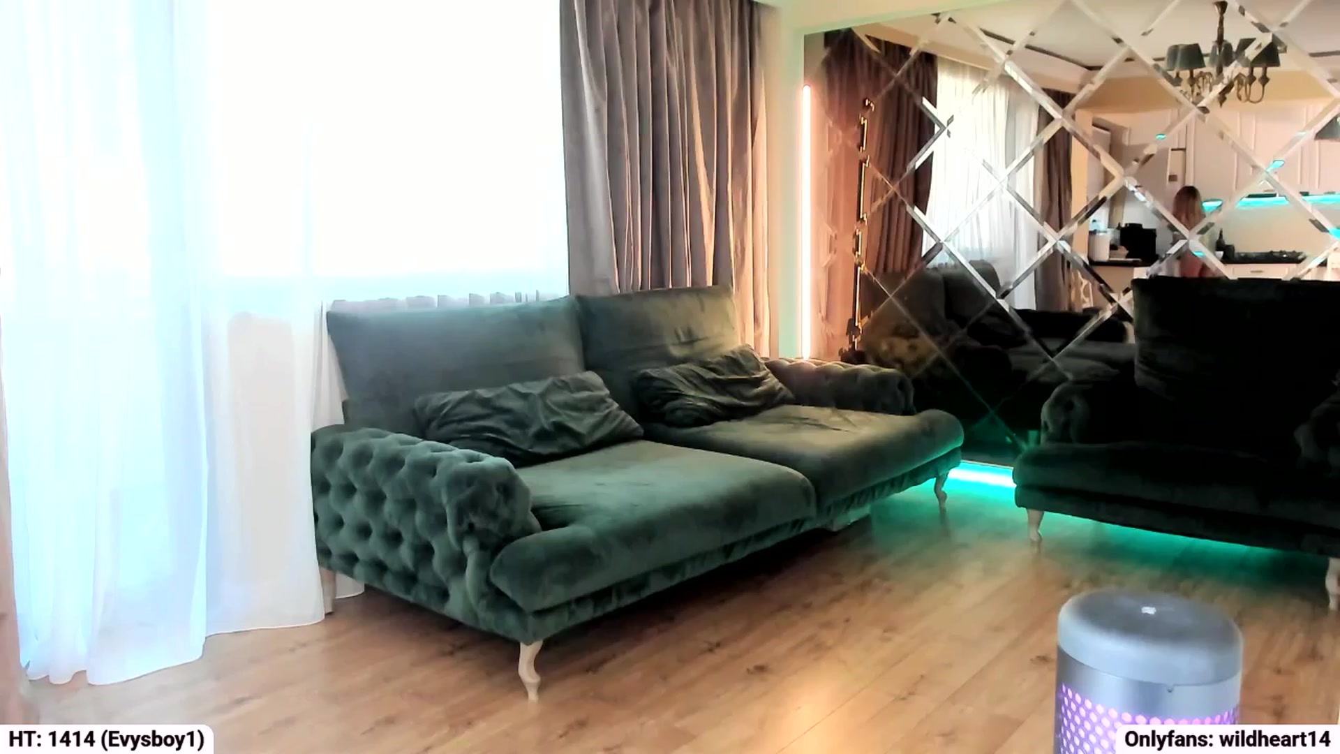Gallery image thumbnail from Yveline's myfreecams stream on, 09/27/2025, 15:42 image 8 of 20