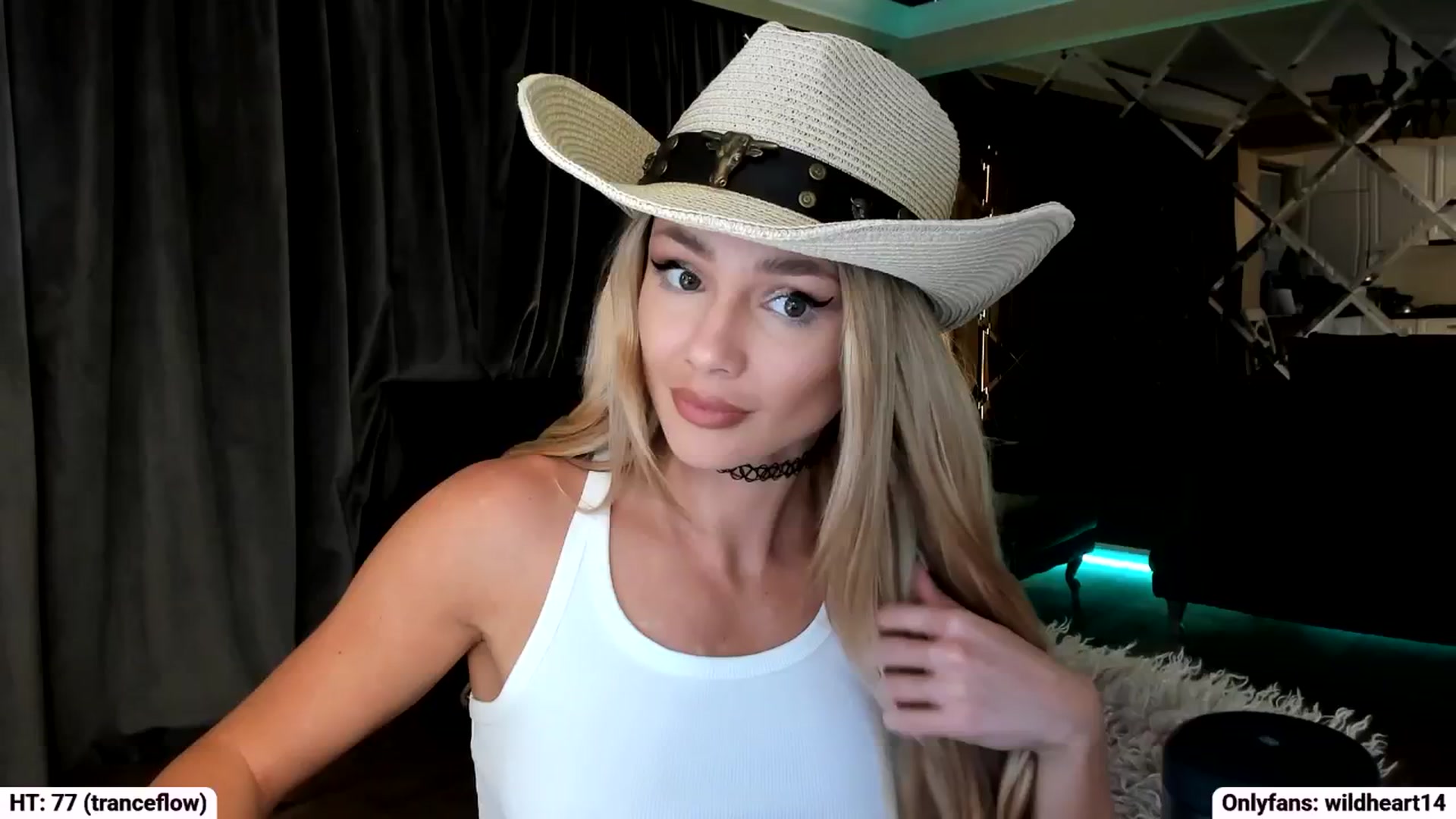 Gallery image thumbnail from Yveline's myfreecams stream on, 09/28/2025, 19:00 image 1 of 20