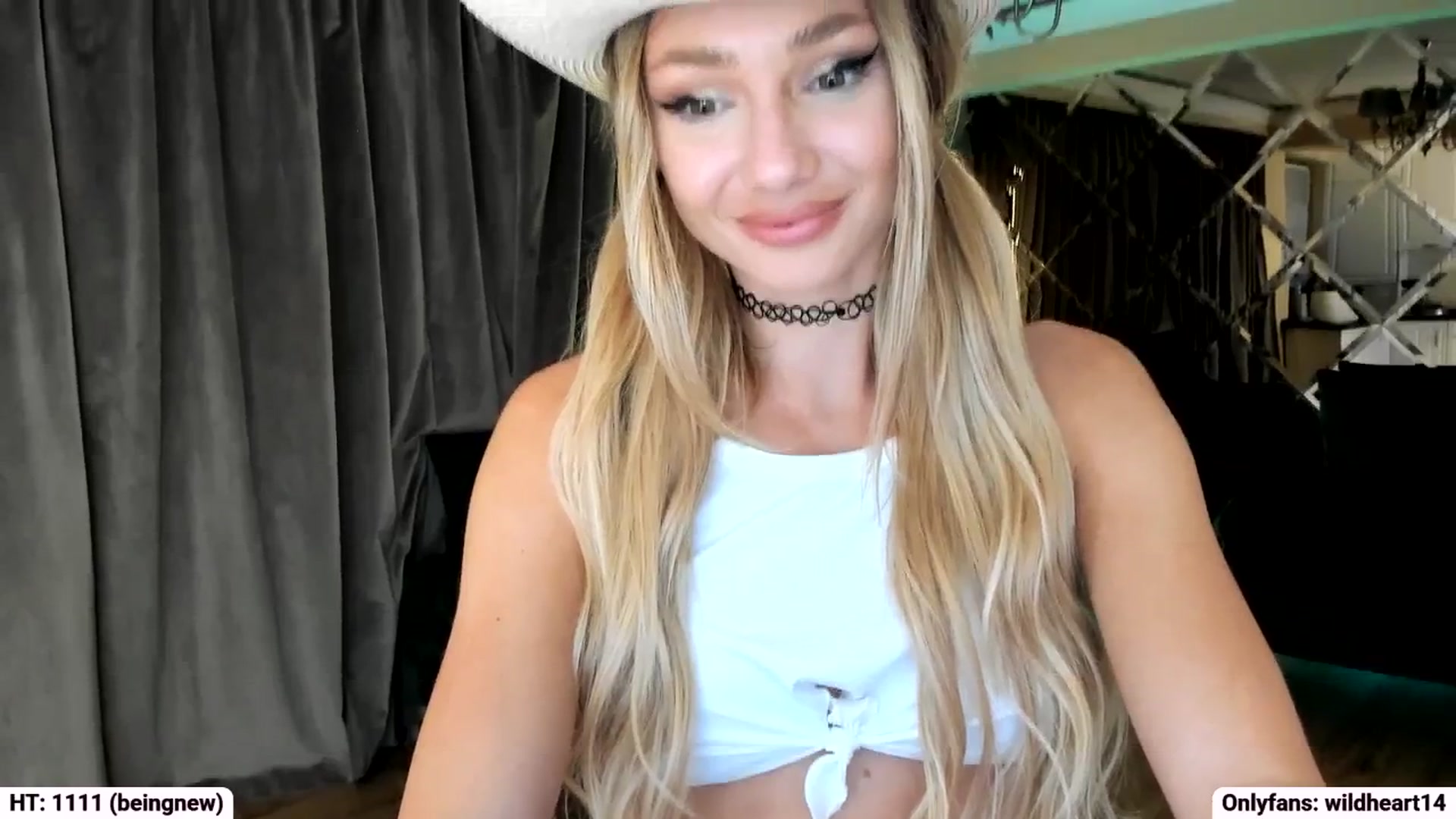Gallery image thumbnail from Yveline's myfreecams stream on, 09/28/2025, 21:31 image 12 of 20