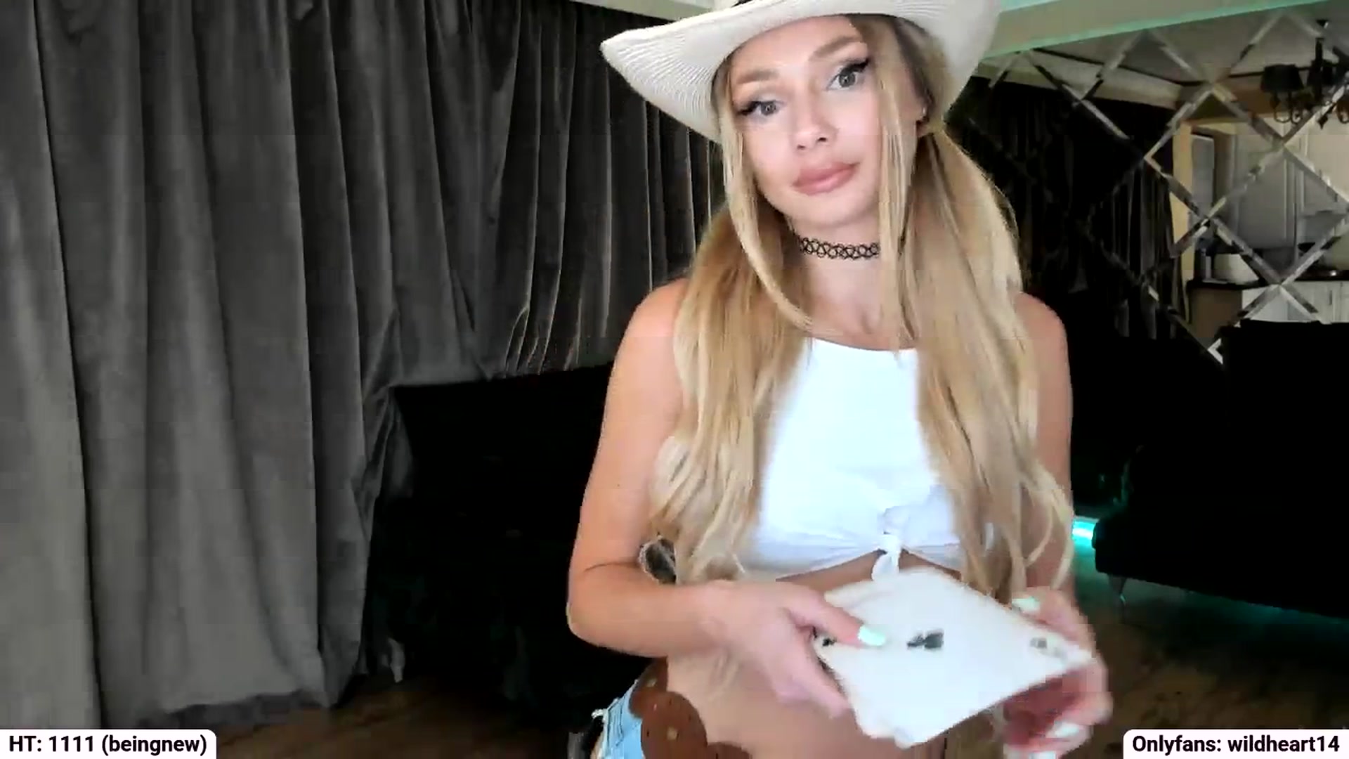 Gallery image thumbnail from Yveline's myfreecams stream on, 09/28/2025, 21:31 image 9 of 20