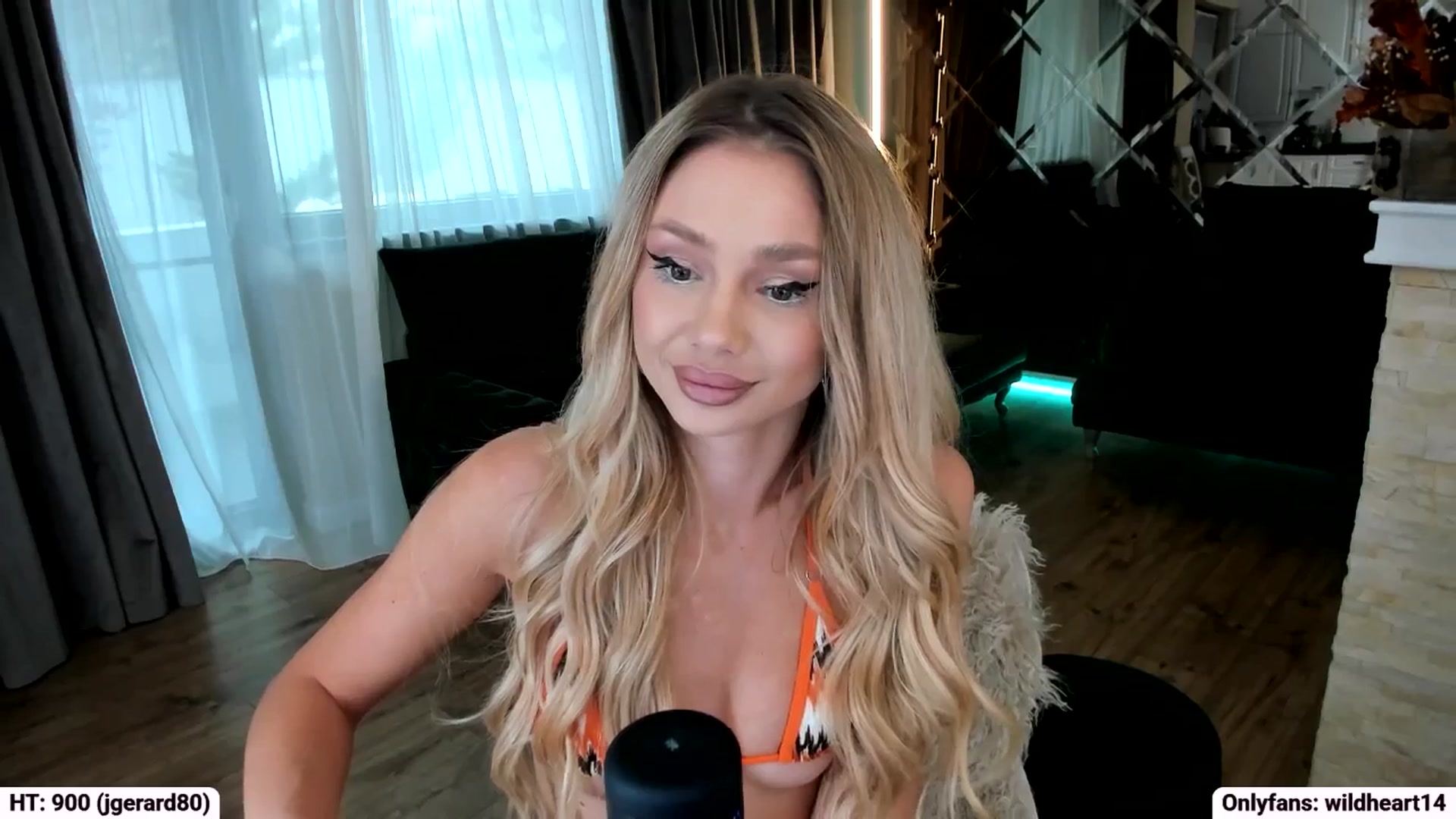 Gallery image thumbnail from Yveline's myfreecams stream on, 10/01/2025, 12:22 image 20 of 20