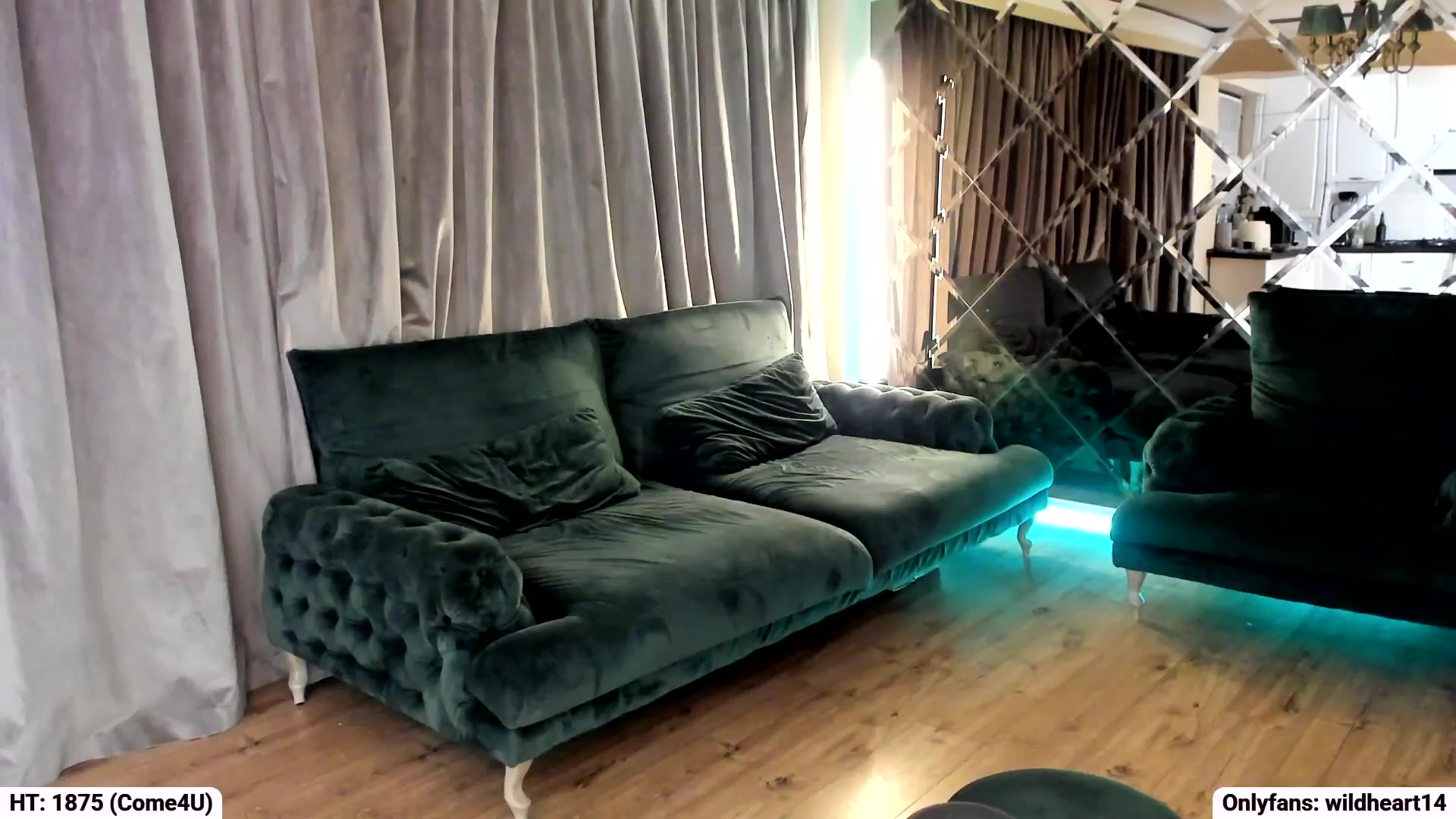 Gallery image thumbnail from Yveline's myfreecams stream on, 10/01/2025, 18:11 image 17 of 20