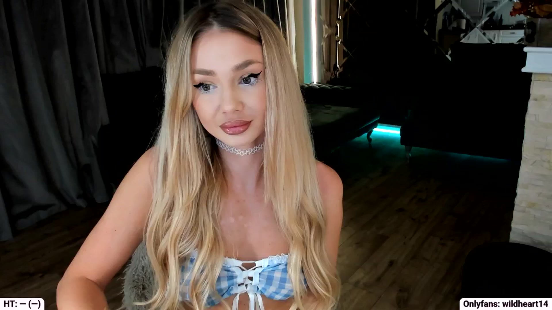 Gallery image thumbnail from Yveline's myfreecams stream on, 10/04/2025, 19:01 image 1 of 20